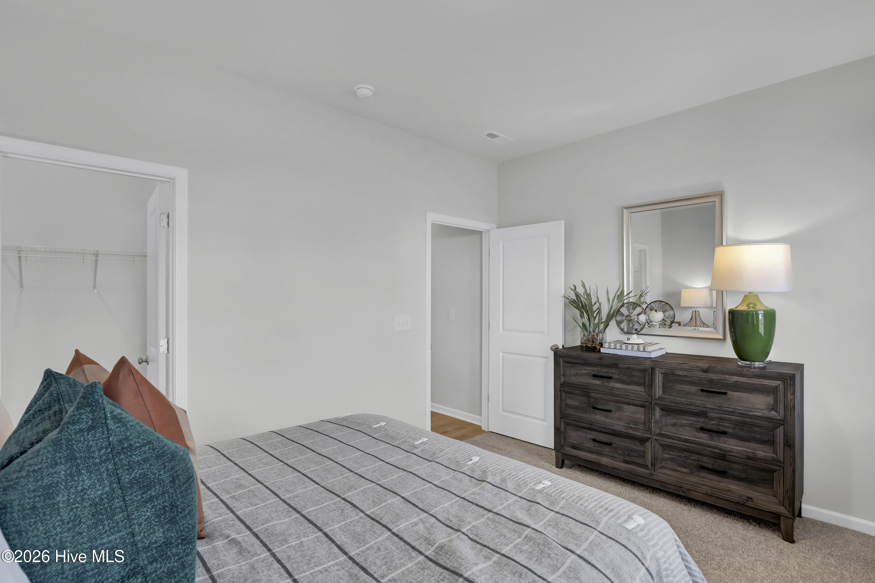 100550126 | Photo 11