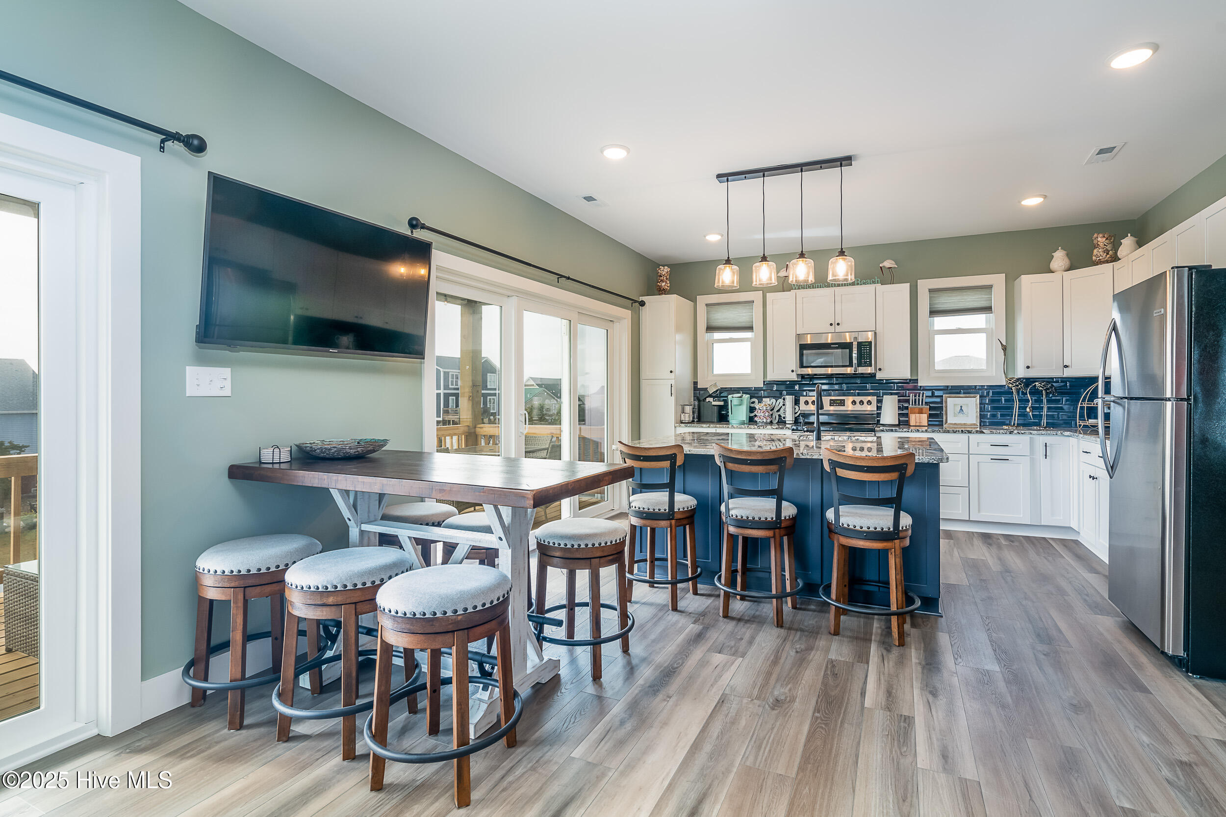 100524208 | Photo 28