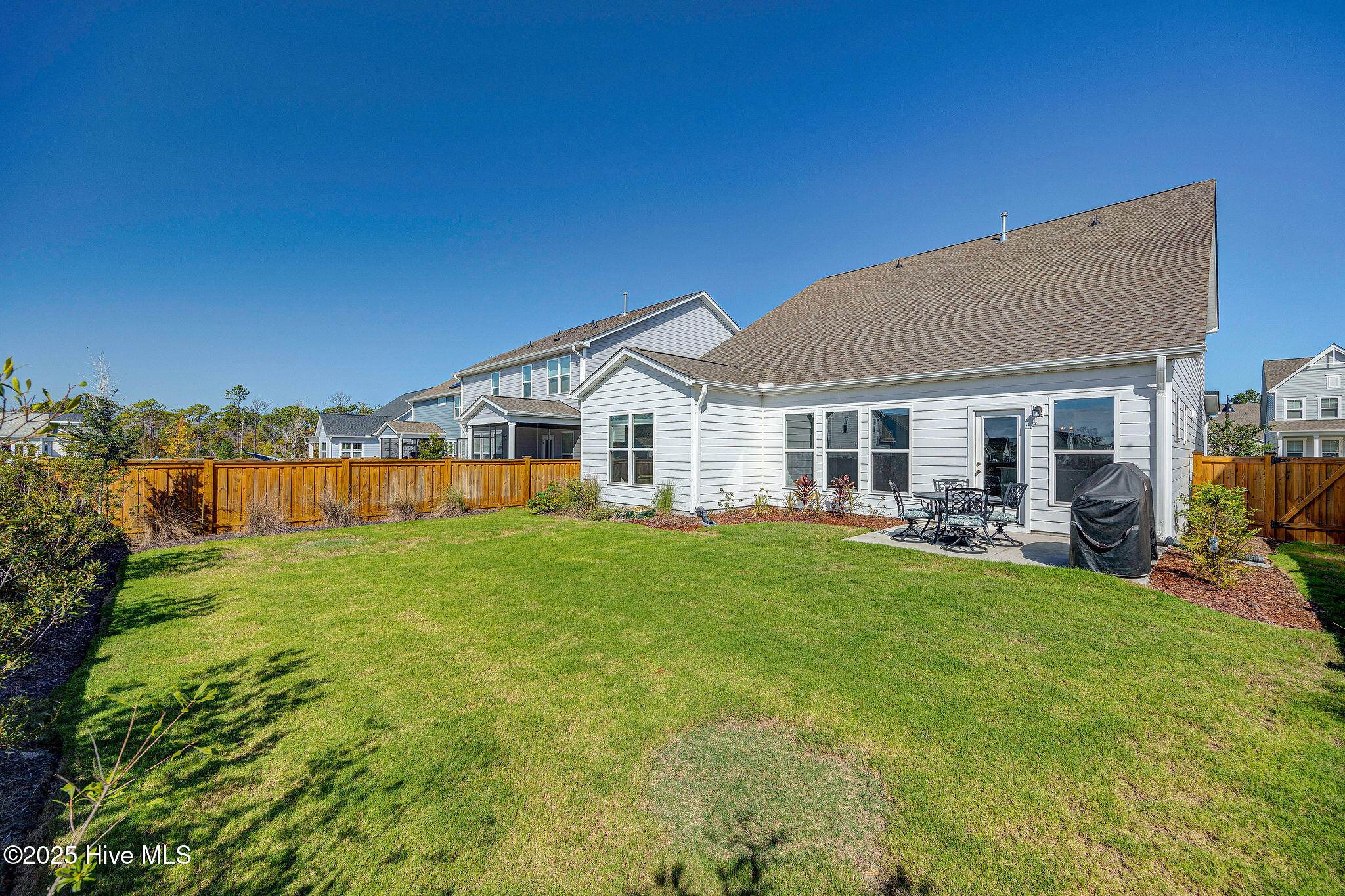 100534106 | Photo 37