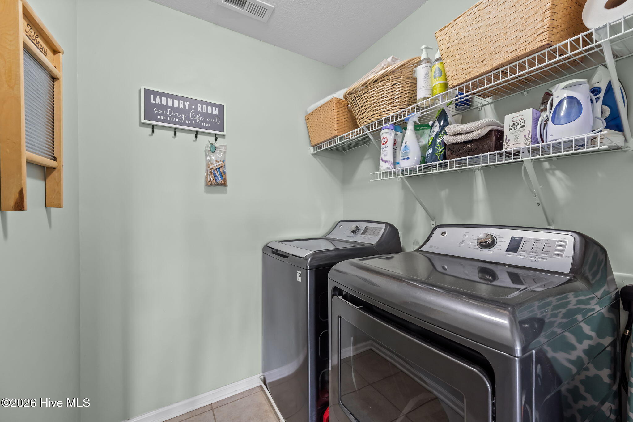 100560524 | Photo 41