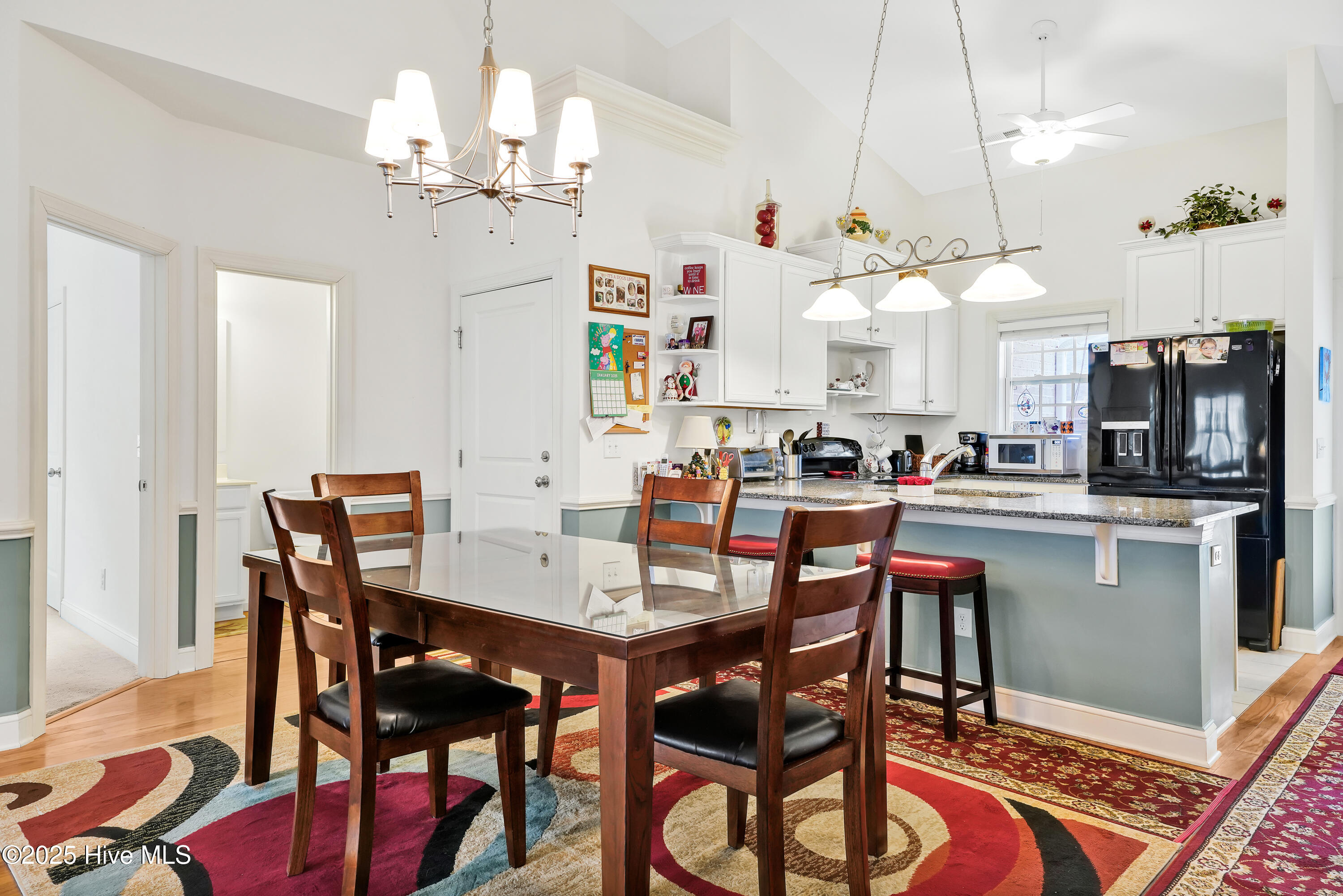 100564897 | Photo 11