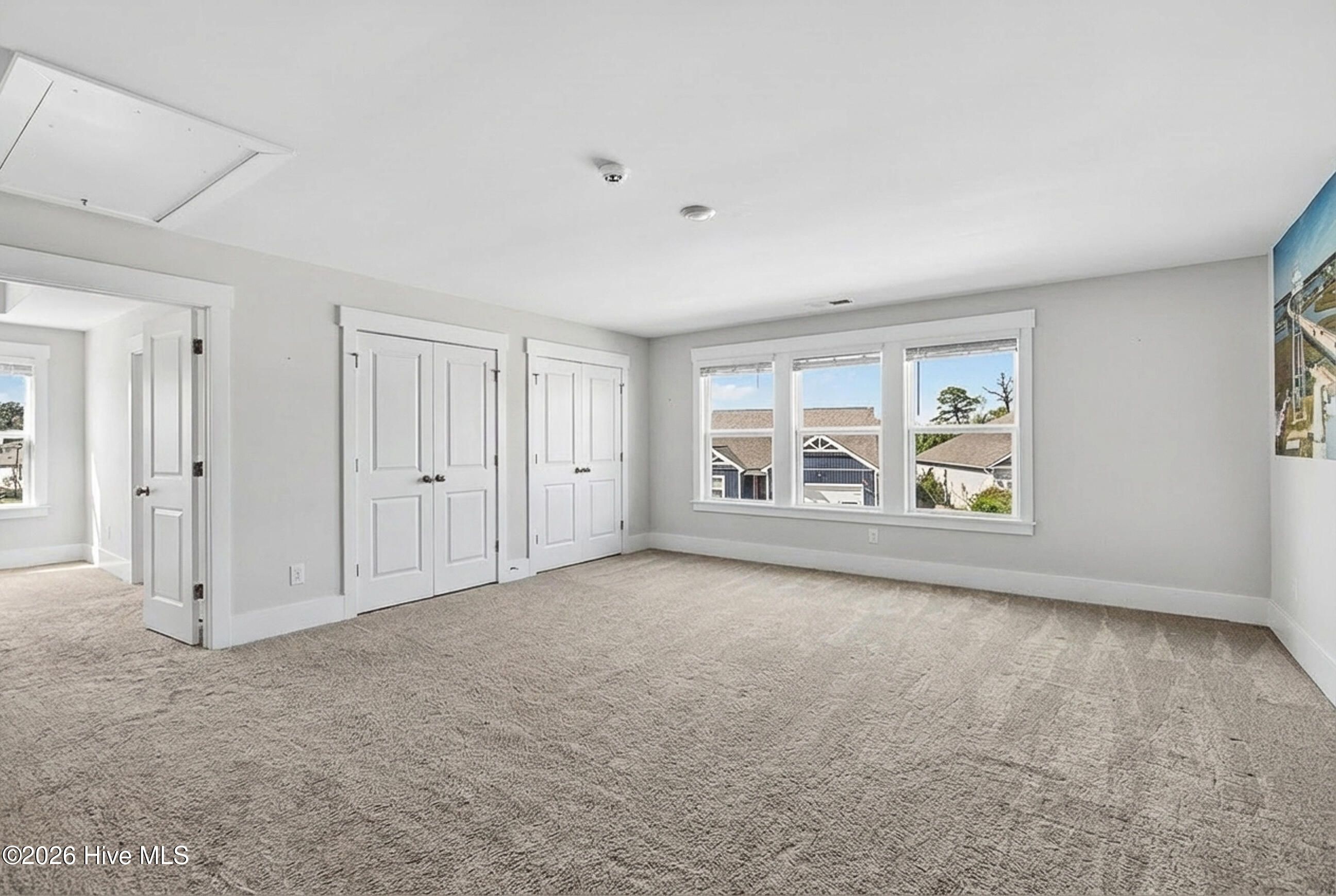 100562983 | Photo 18