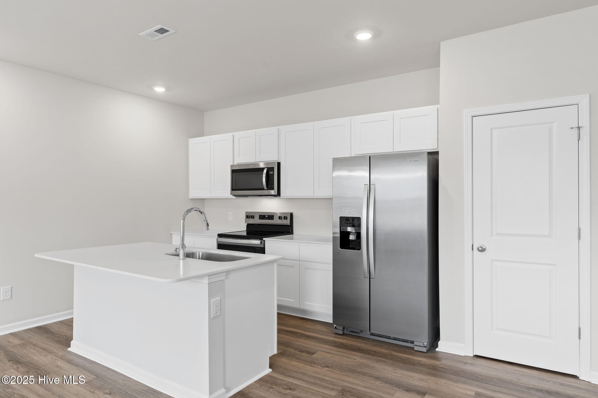 100532867 | Photo 20