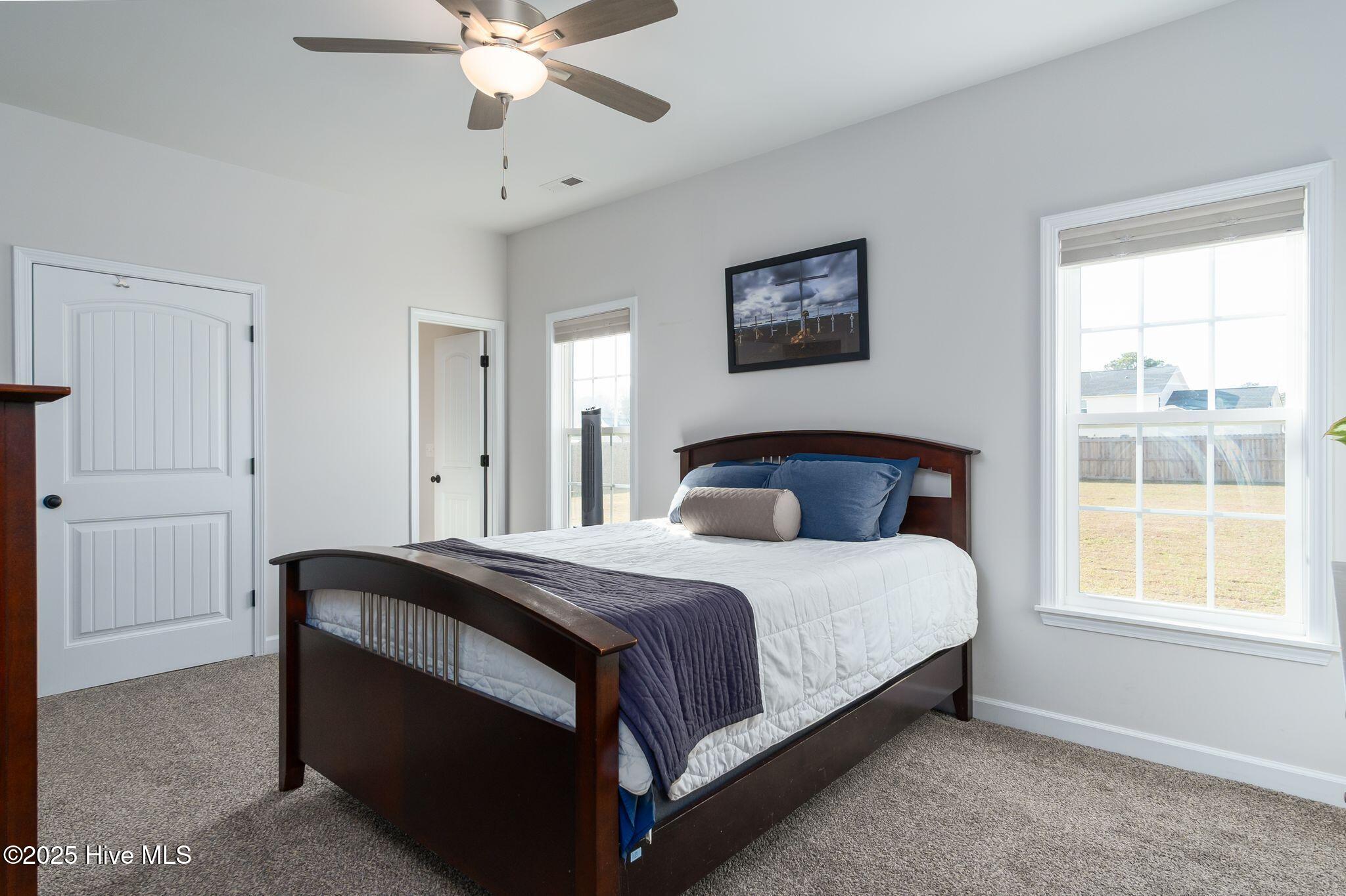 100543610 | Photo 19