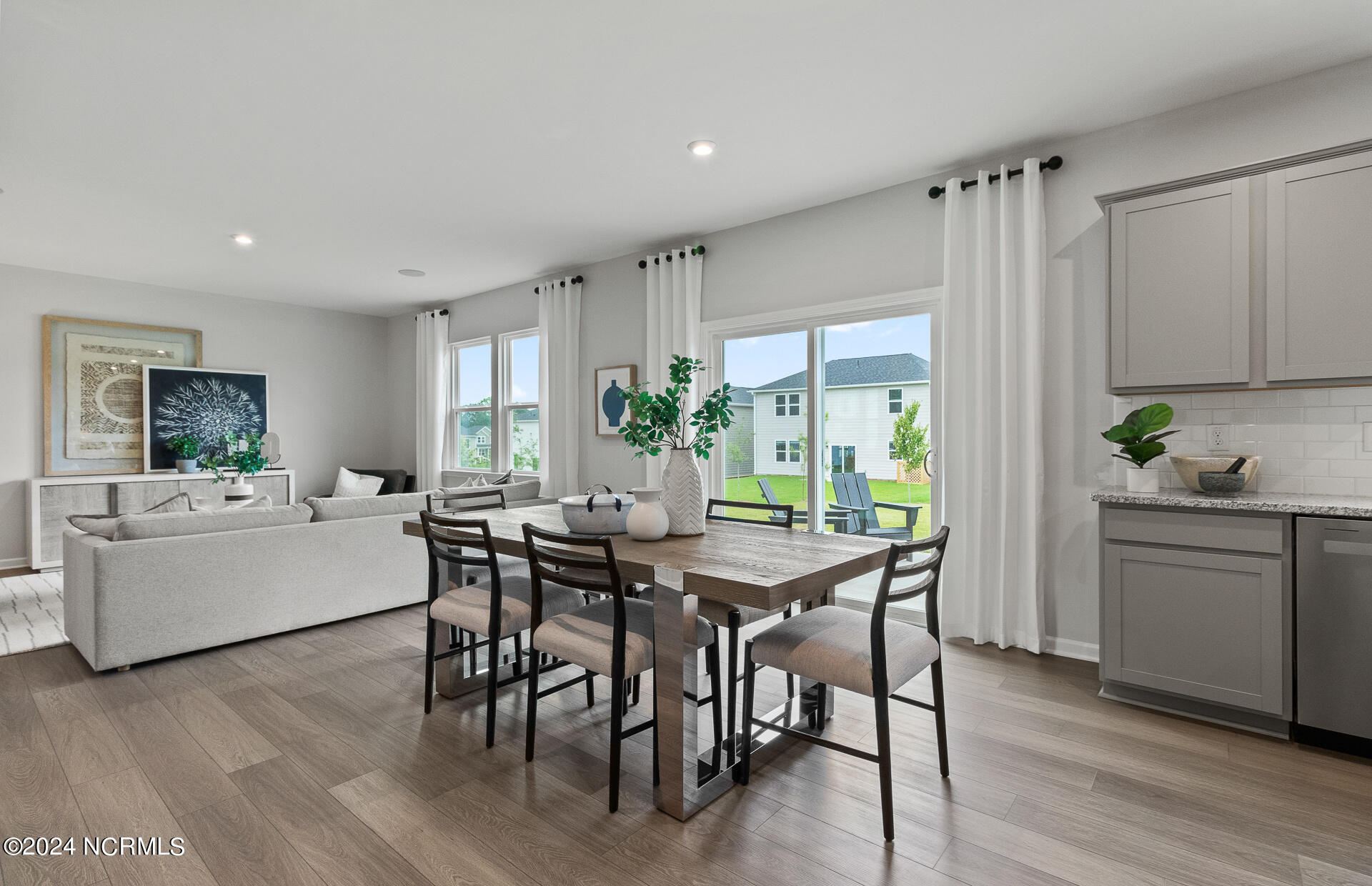 100531068 | Photo 11