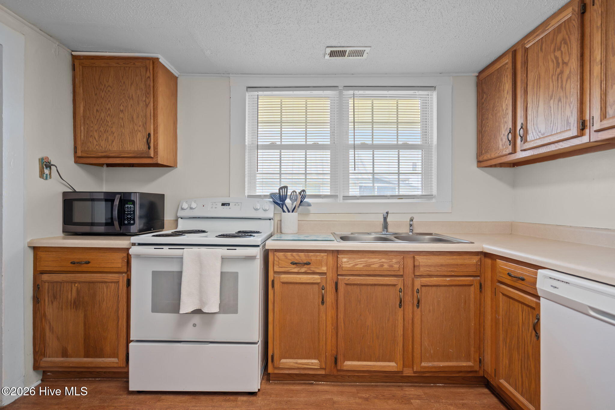 305 Atlanta Avenue, Carolina Beach, NC, 28428