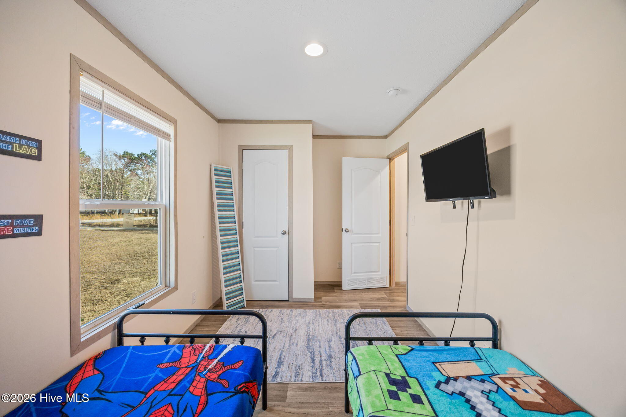 100558826 | Photo 23