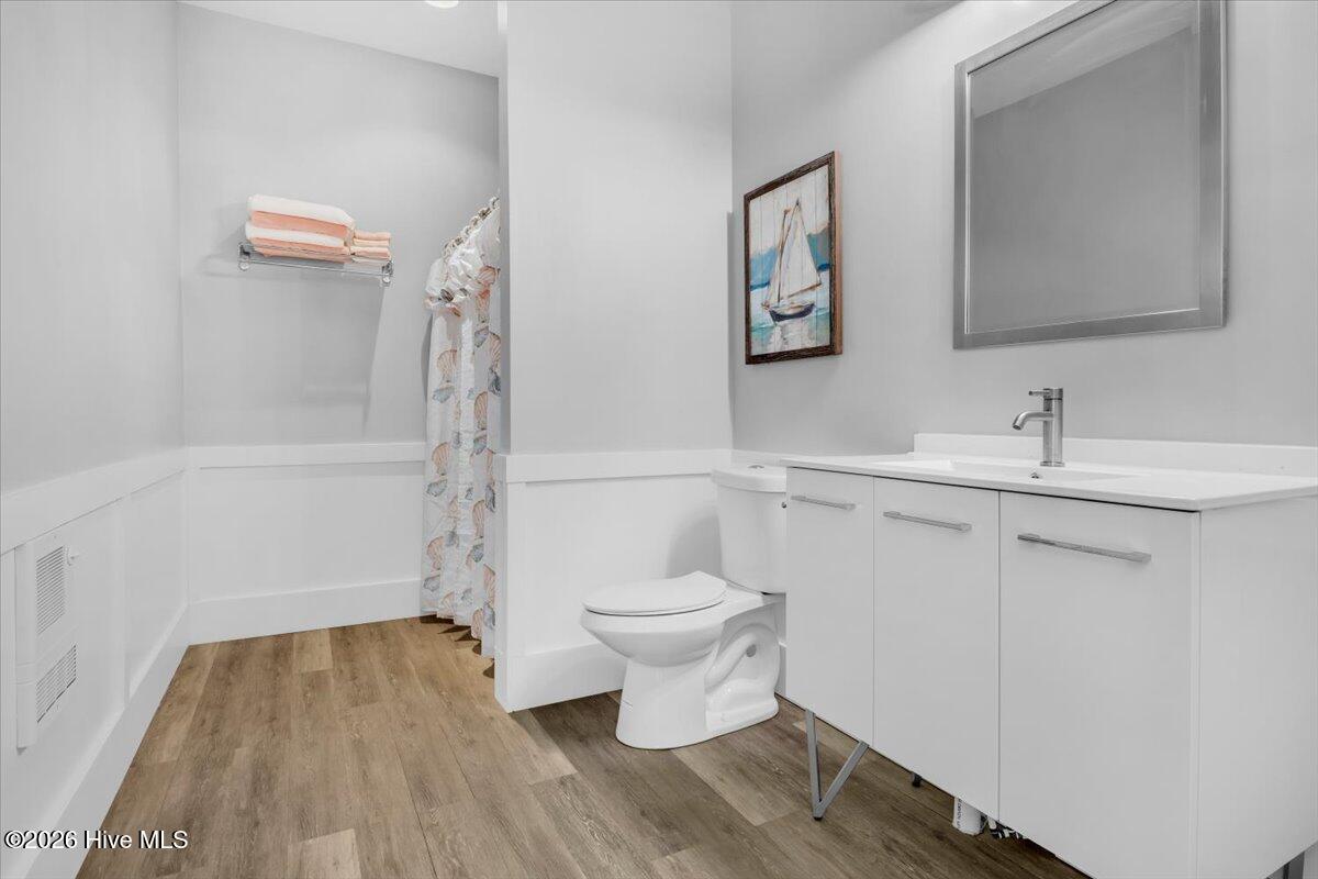 100569217 | Photo 50