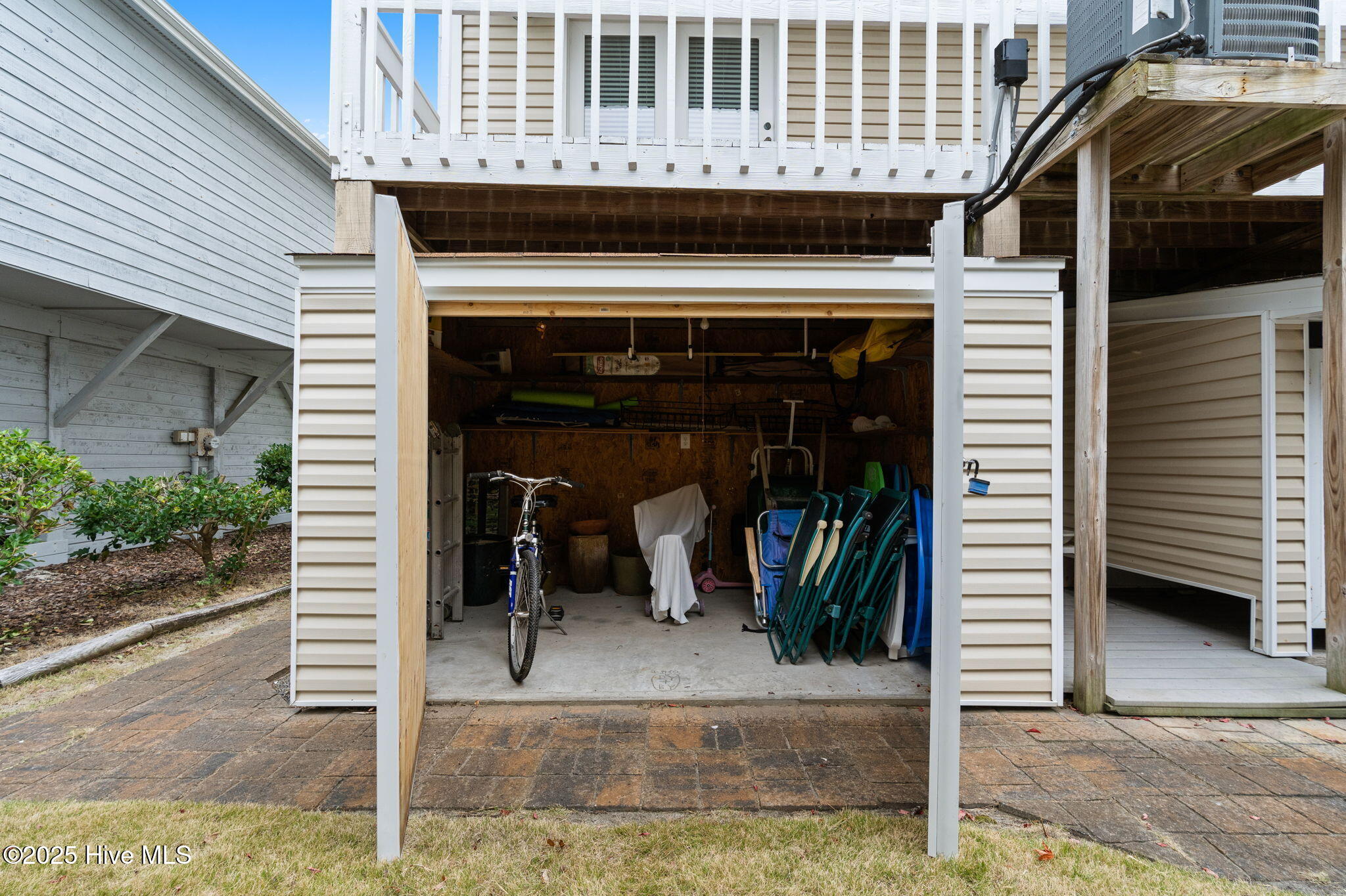 100545689 | Photo 39