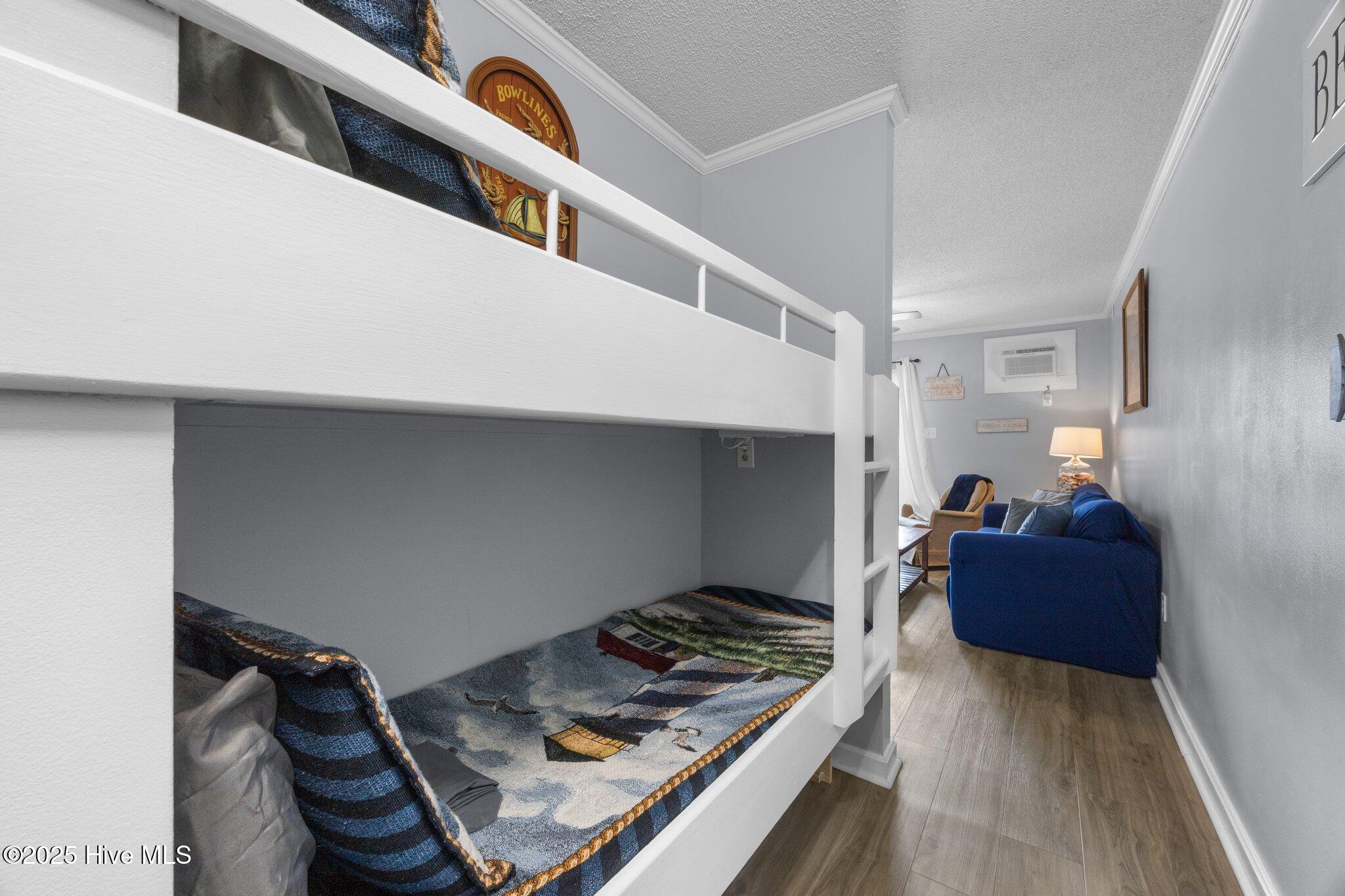 100509315 | Photo 11