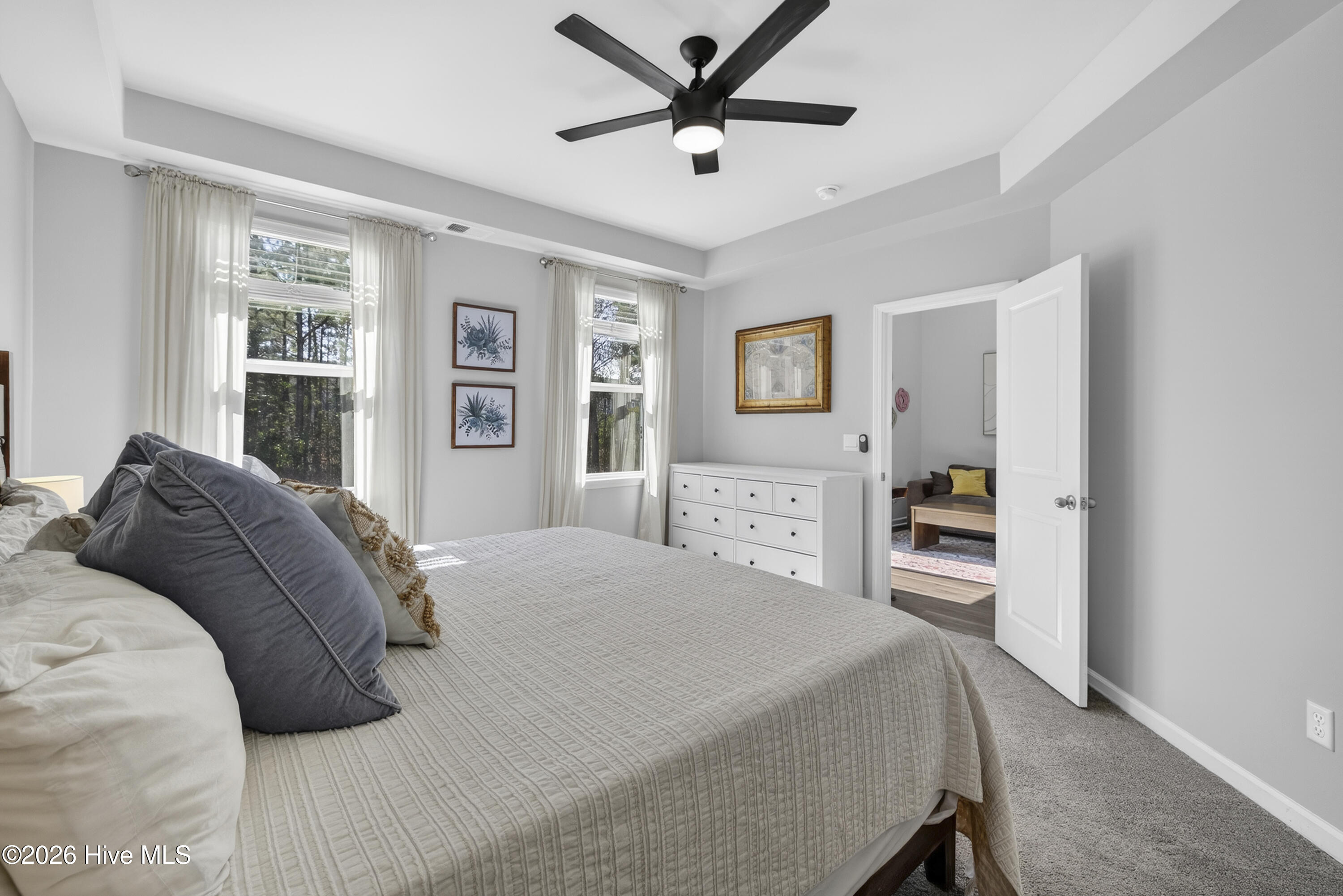 100555203 | Photo 23