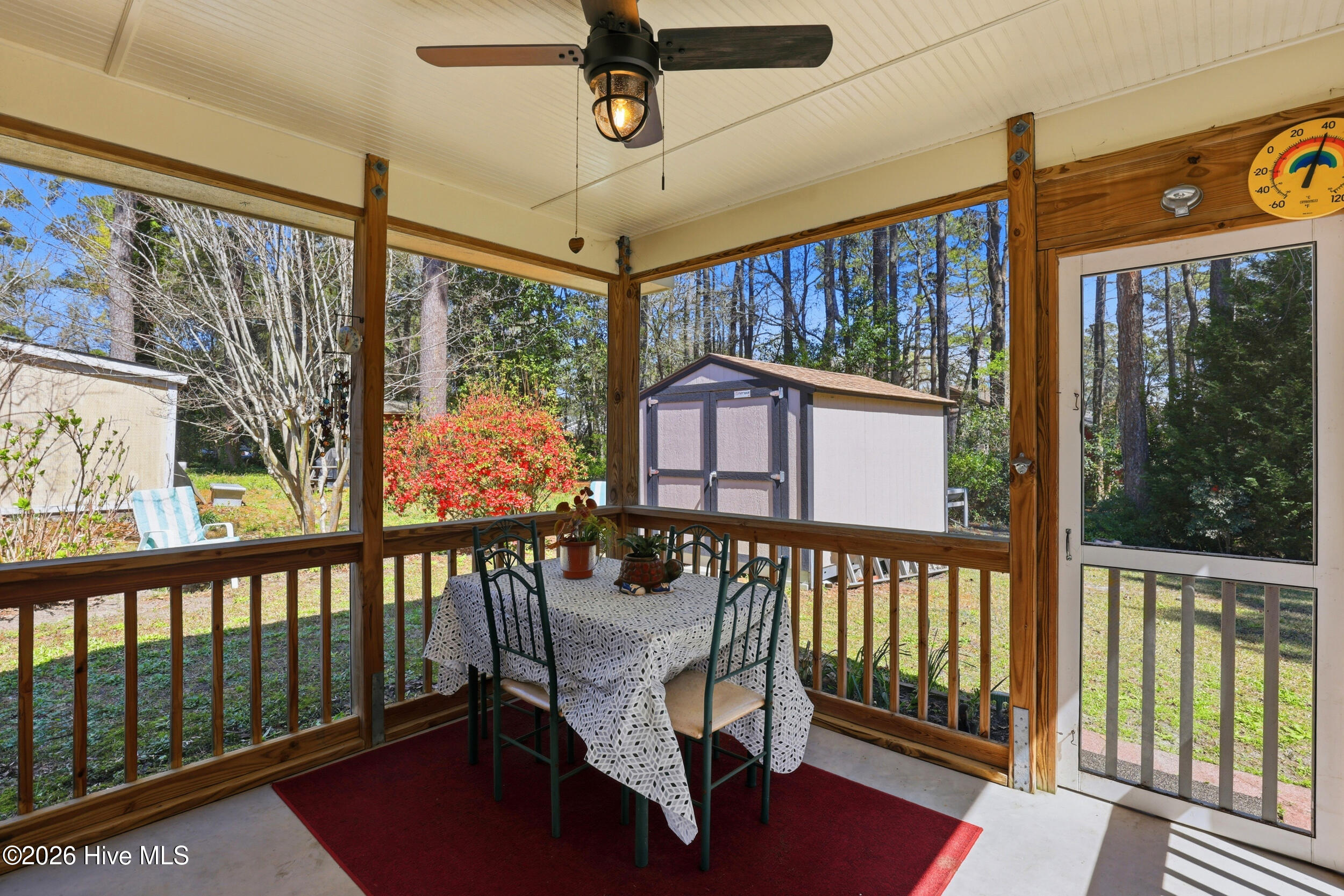 100561758 | Photo 23