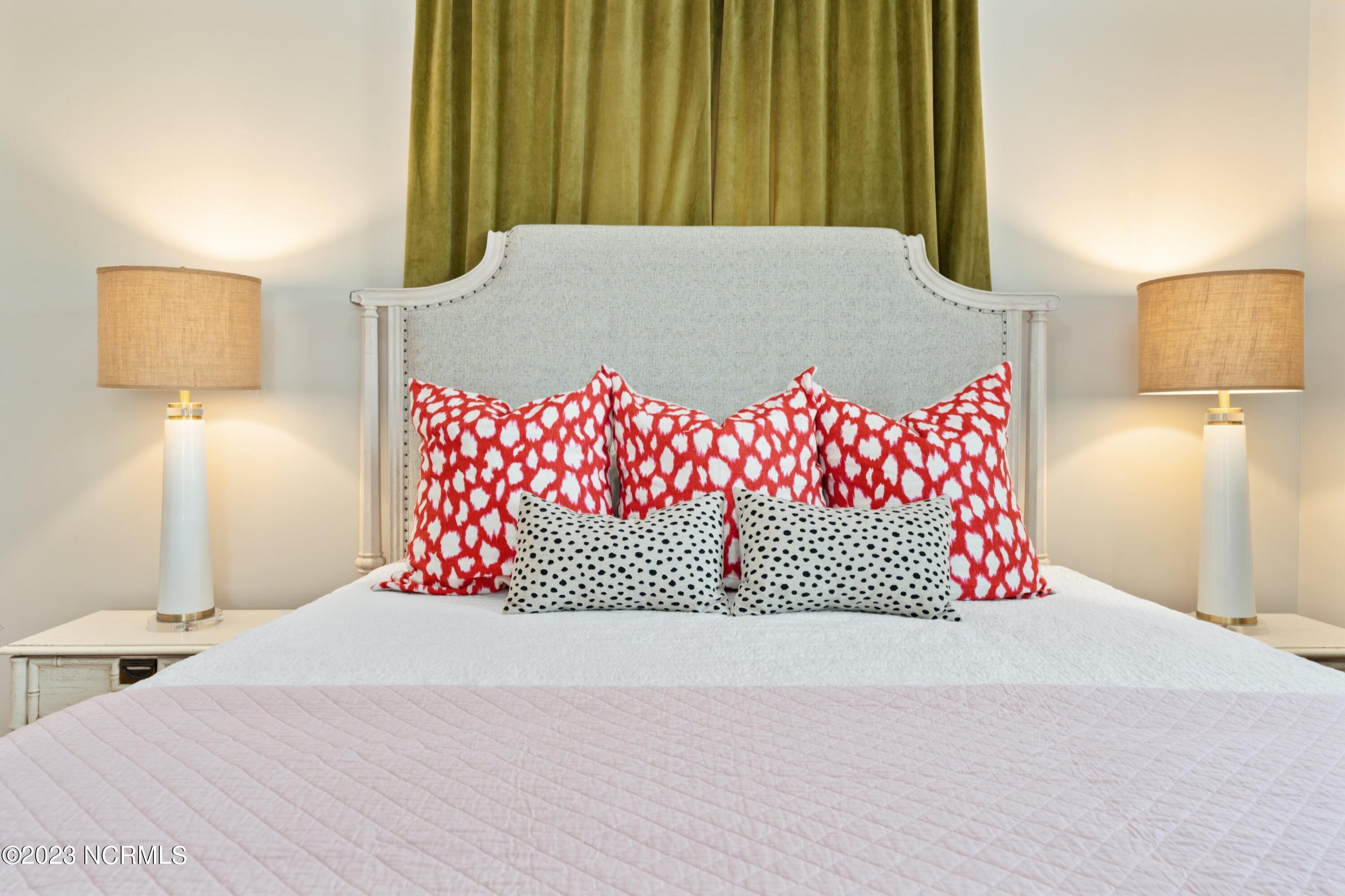 100559919 | Photo 19