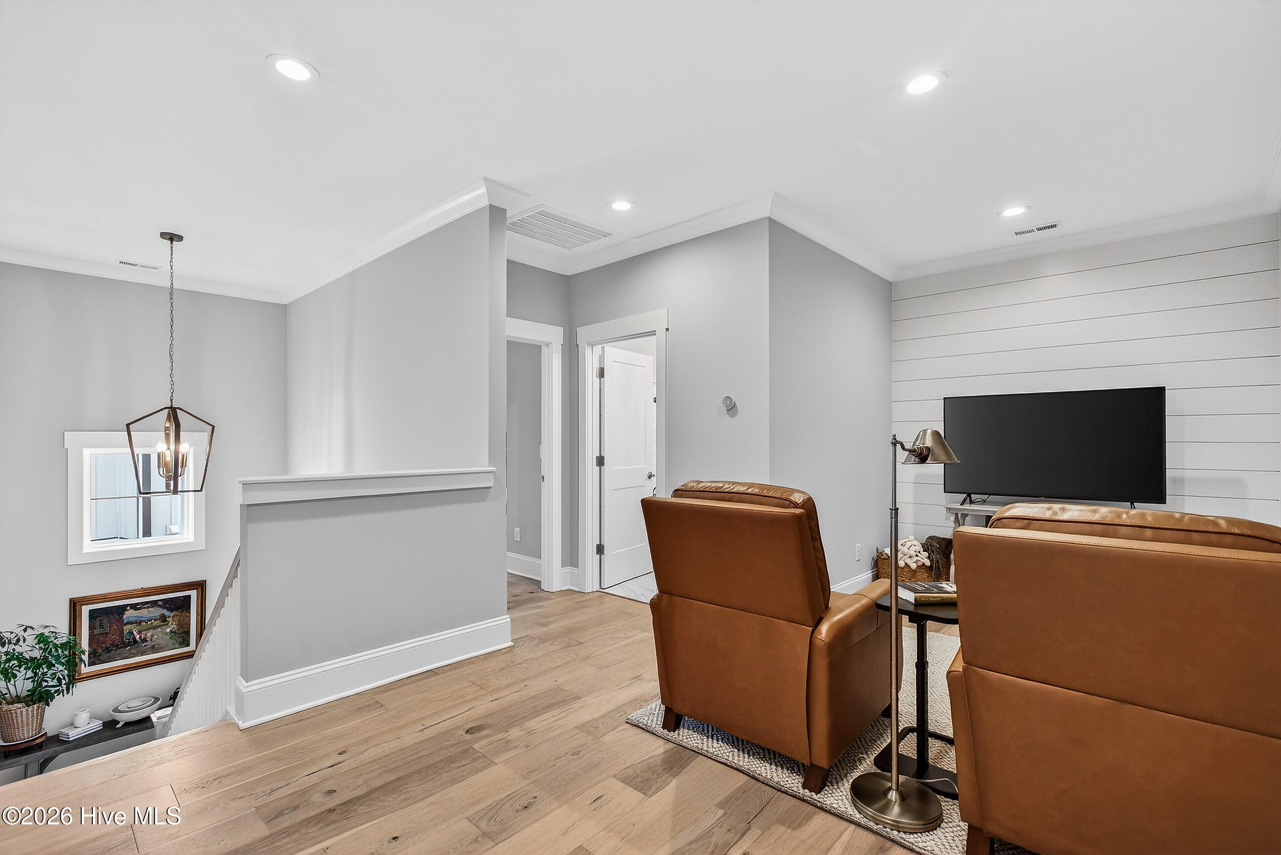 100564541 | Photo 41