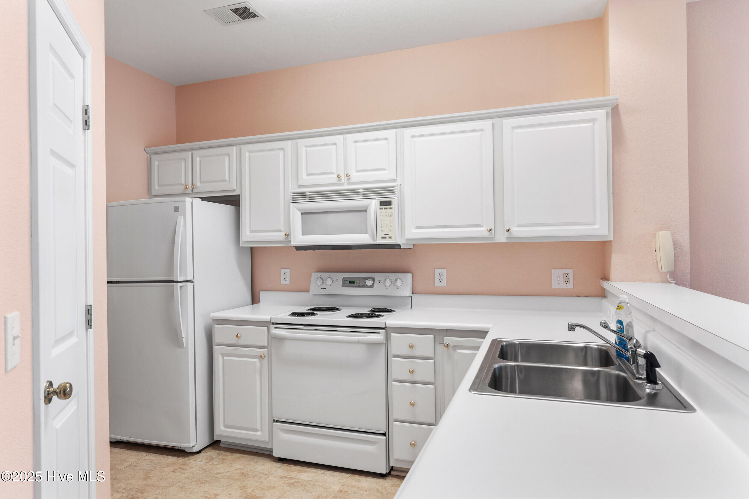 100482568 | Photo 17