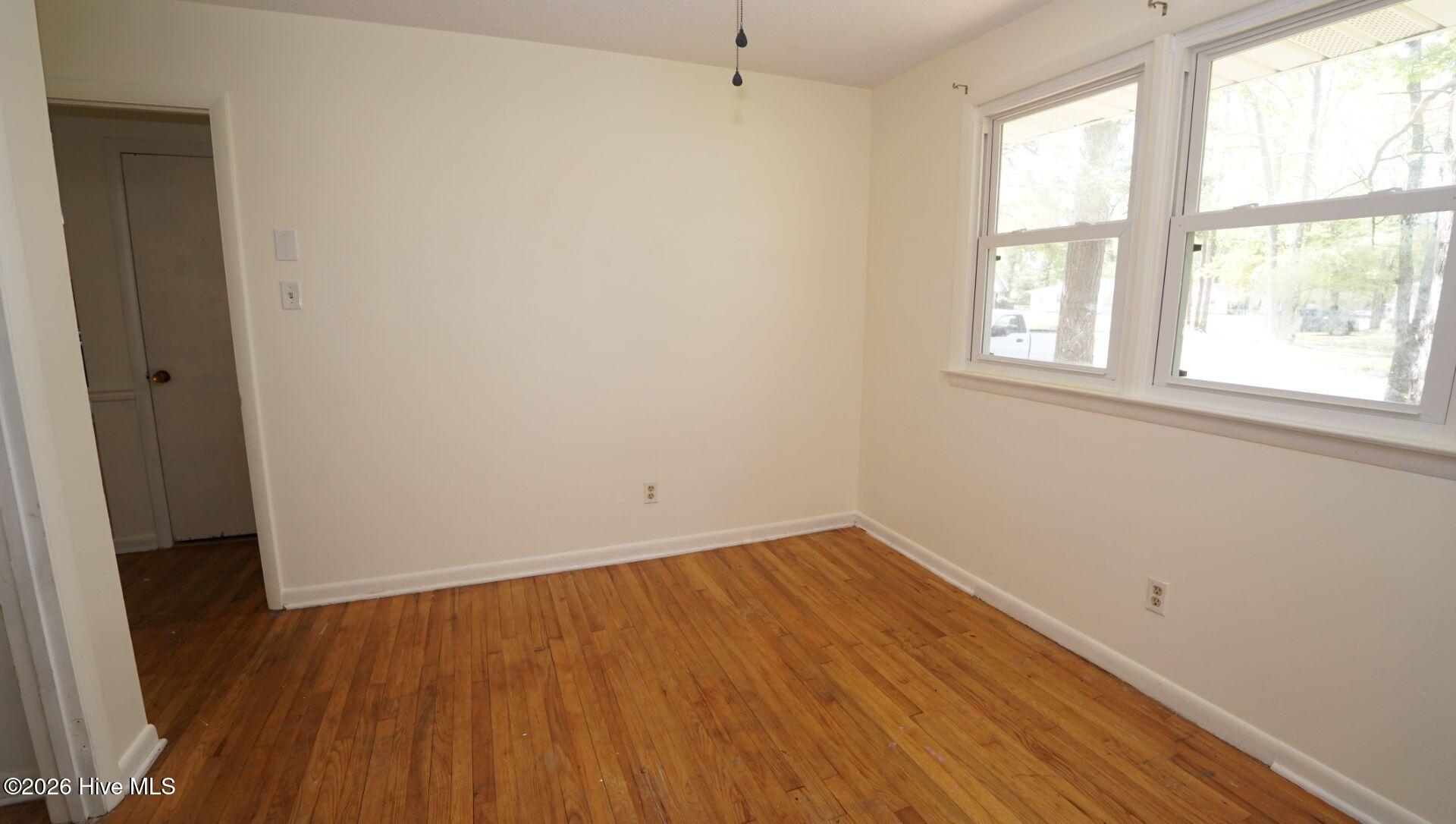 100566833 | Photo 19