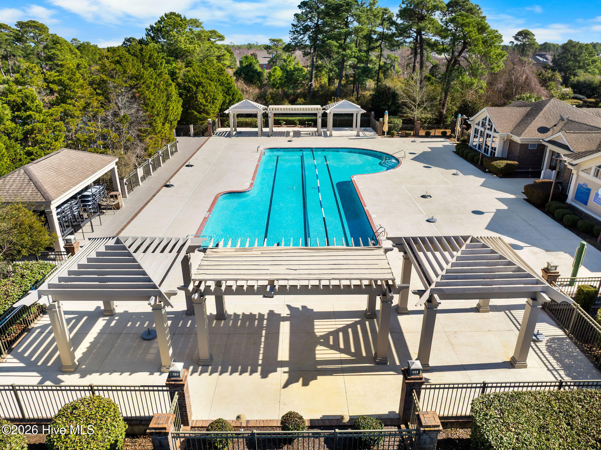 100561215 | Photo 73