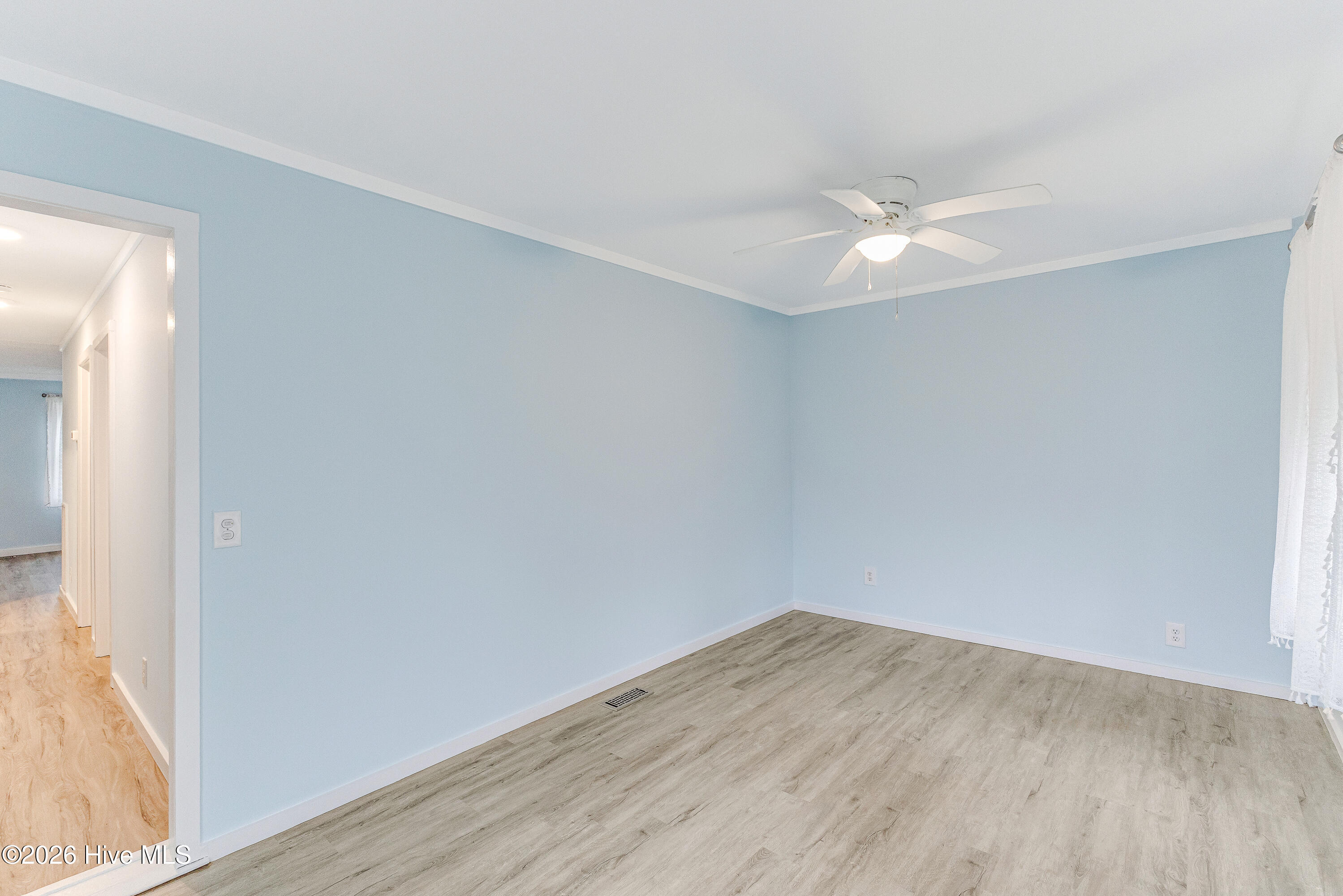 100560592 | Photo 24