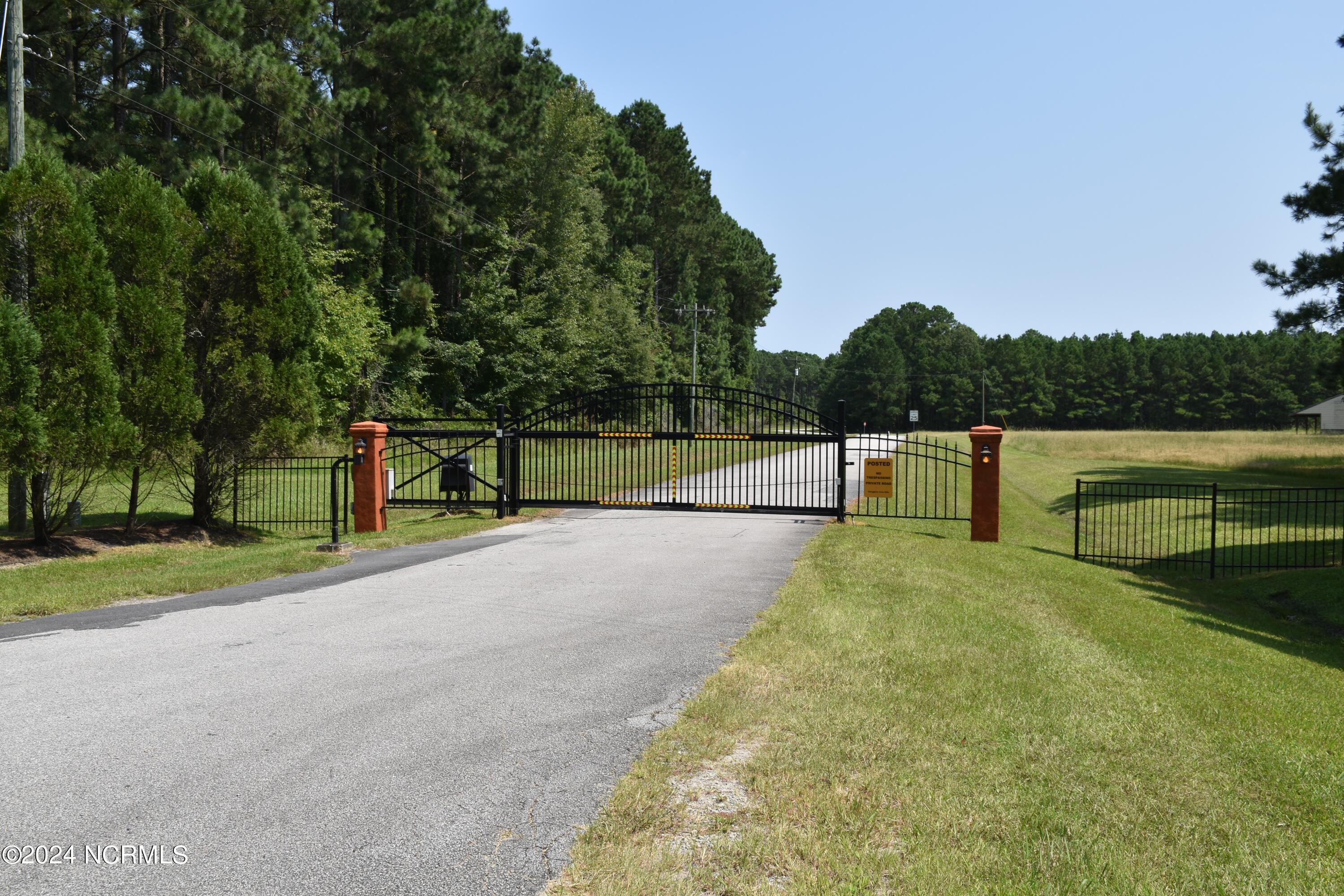 Entrance/Security Gate