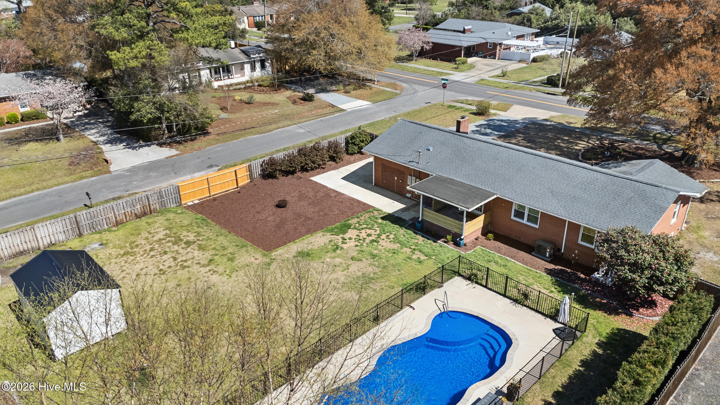 100561764 | Photo 37