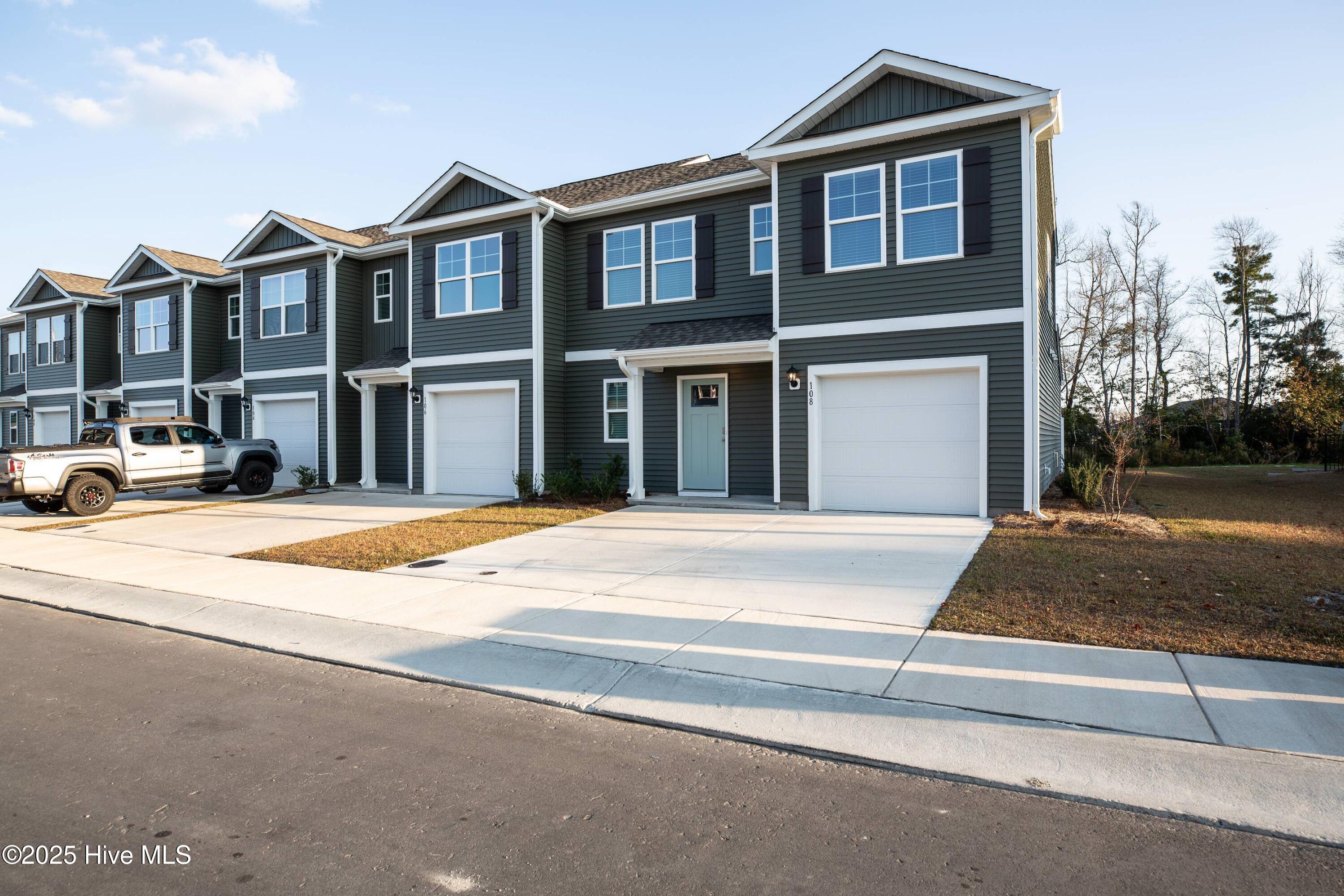 100545395 | Photo 49