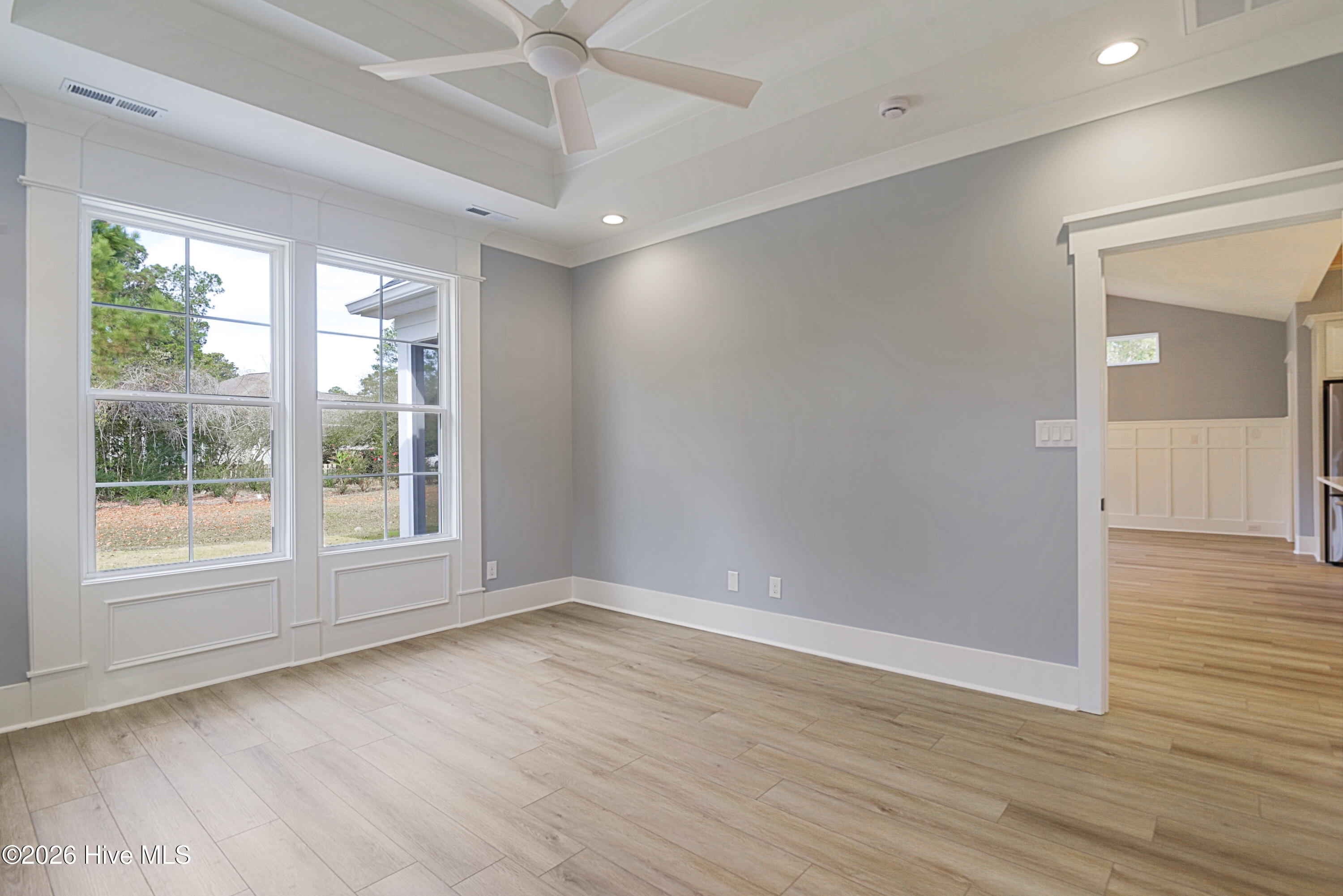 100547118 | Photo 32