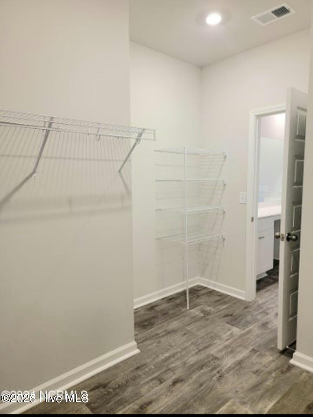 100564971 | Photo 17