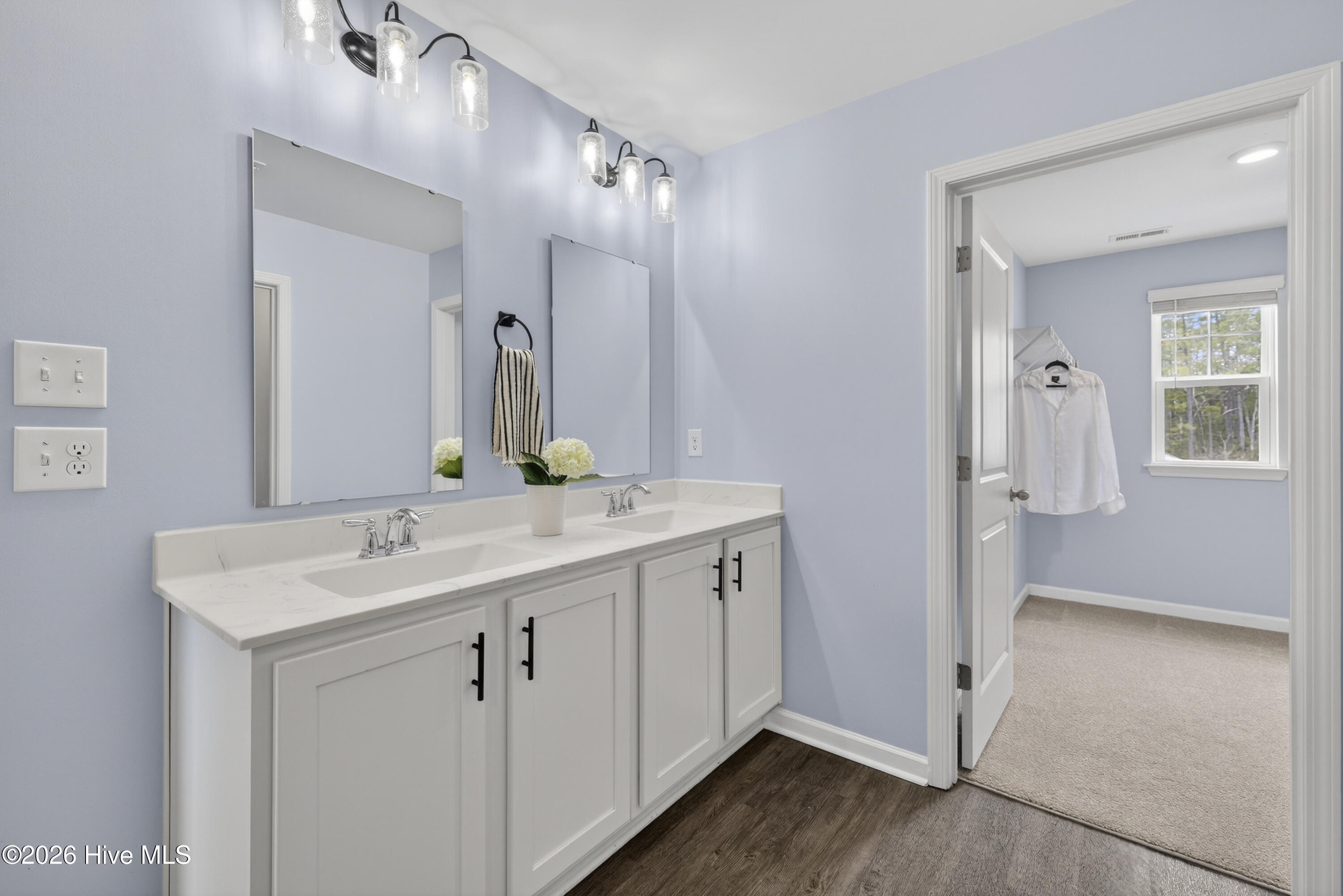 100558263 | Photo 27