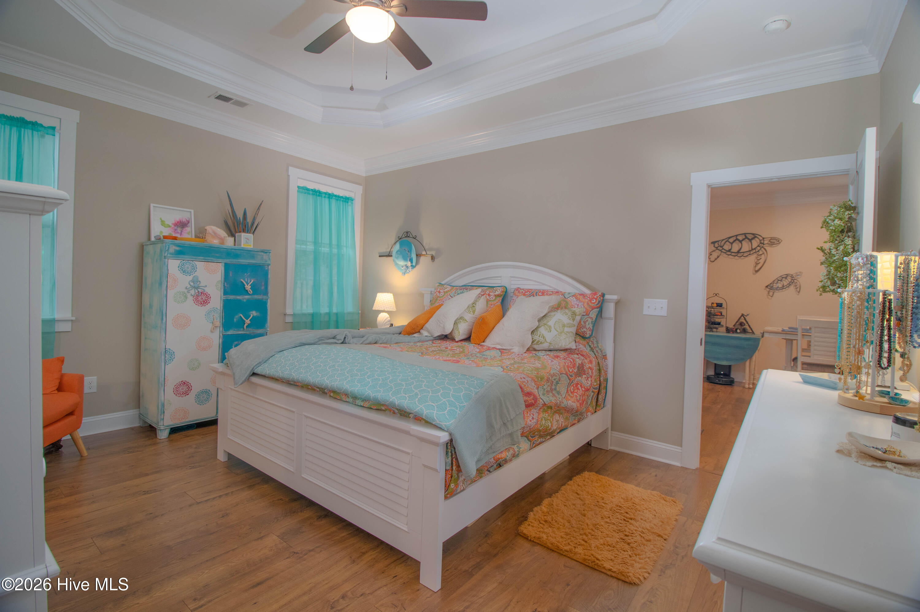 100570051 | Photo 15