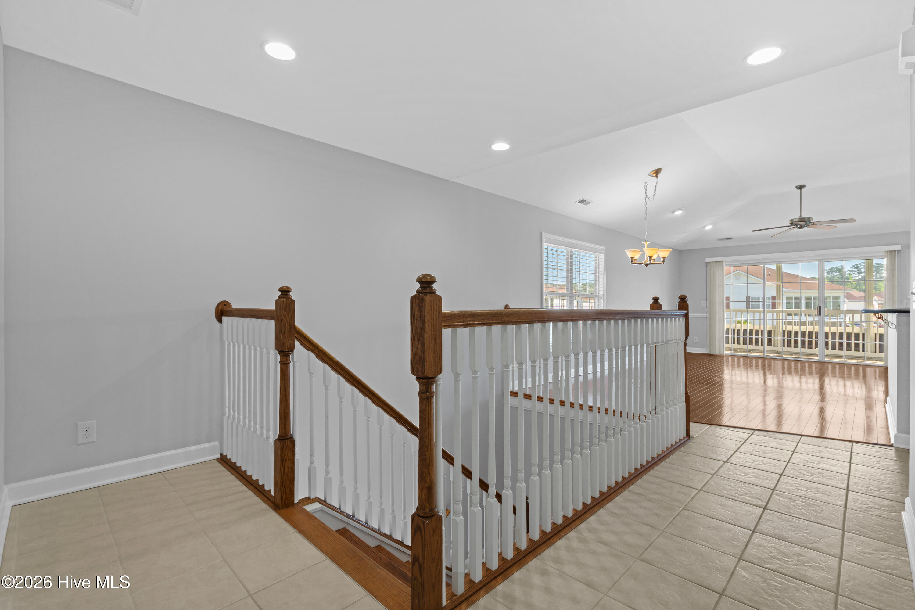 100567546 | Photo 61