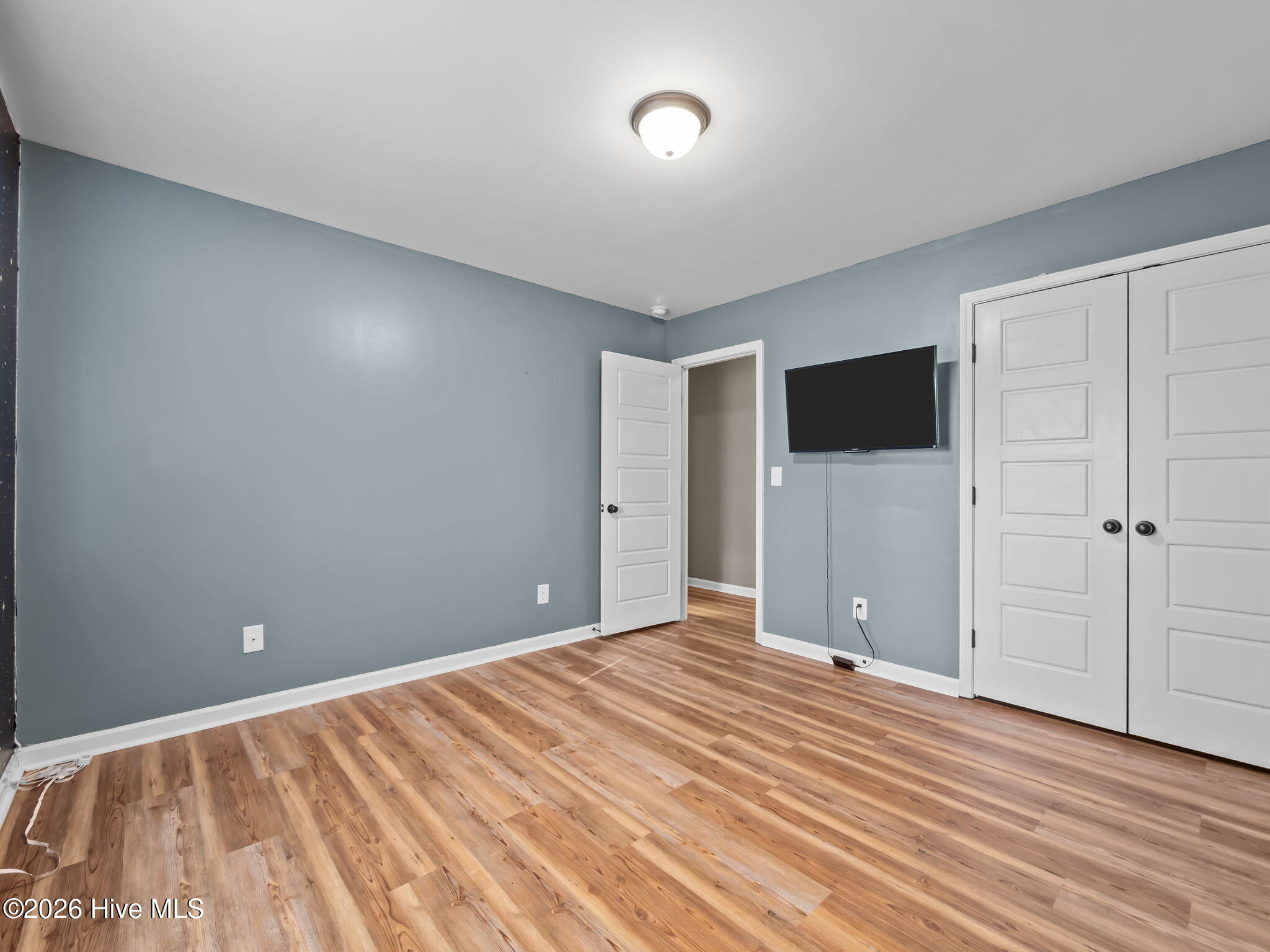 100548967 | Photo 18