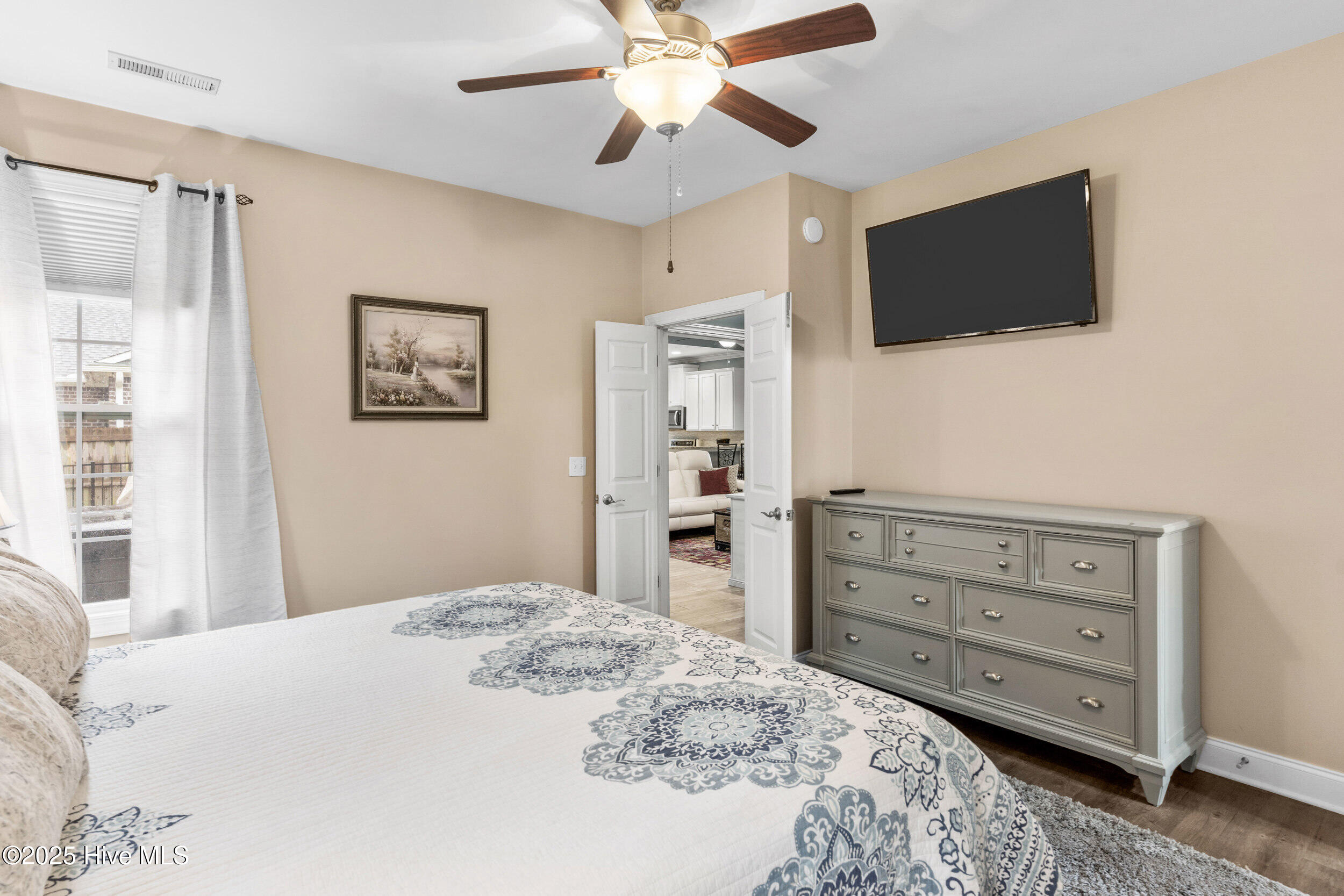 100506043 | Photo 20