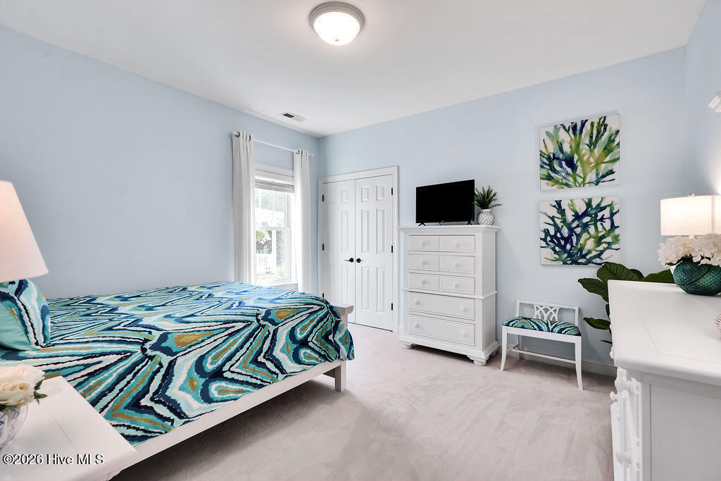 100570520 | Photo 18