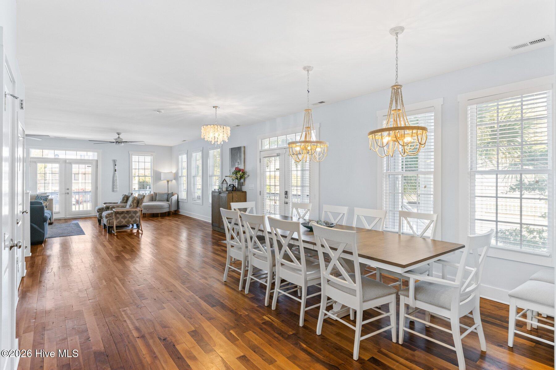 100557261 | Photo 16