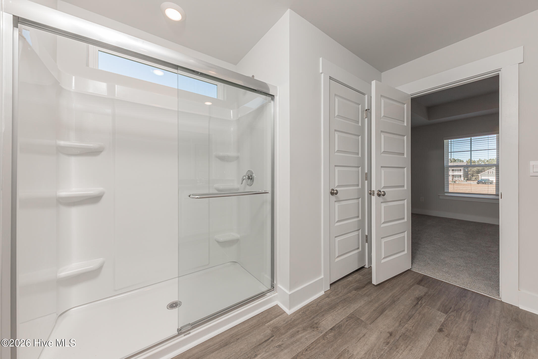 100547064 | Photo 18