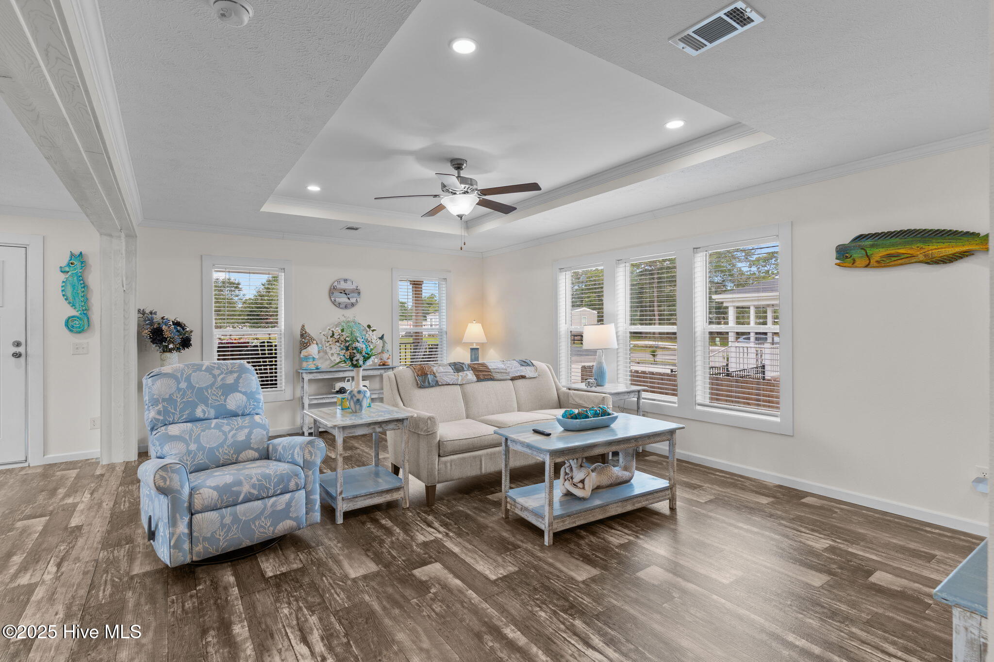 100530001 | Photo 14