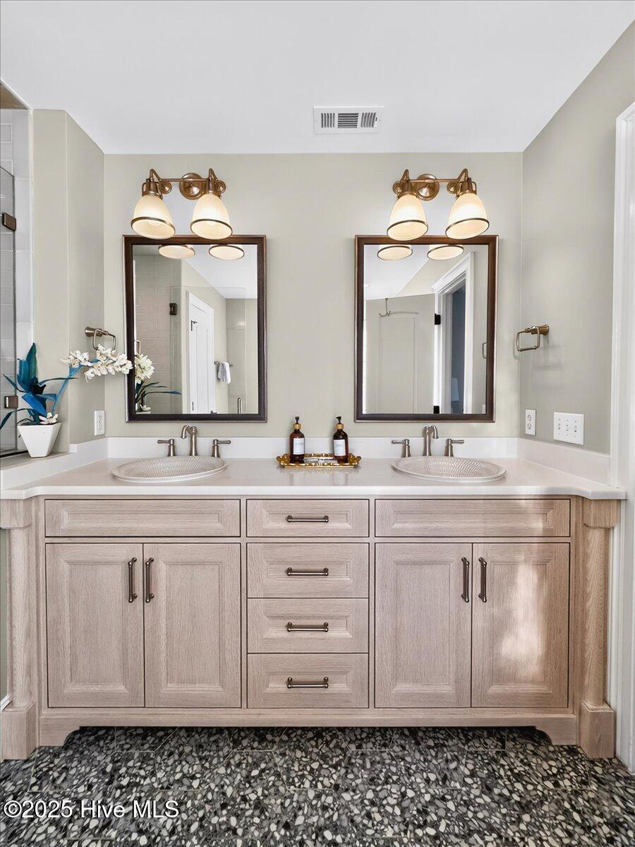 100540926 | Photo 41