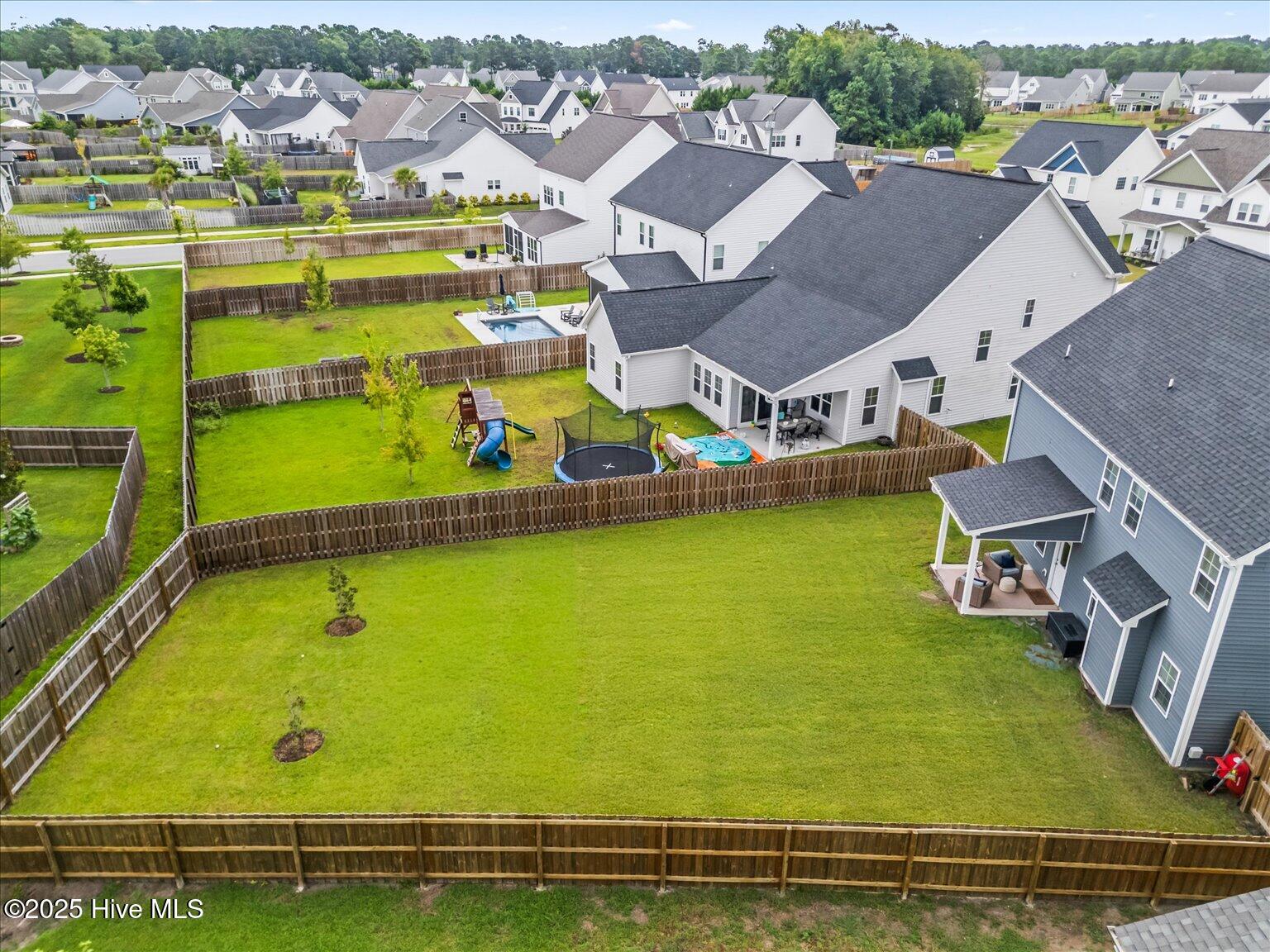 100559714 | Photo 36