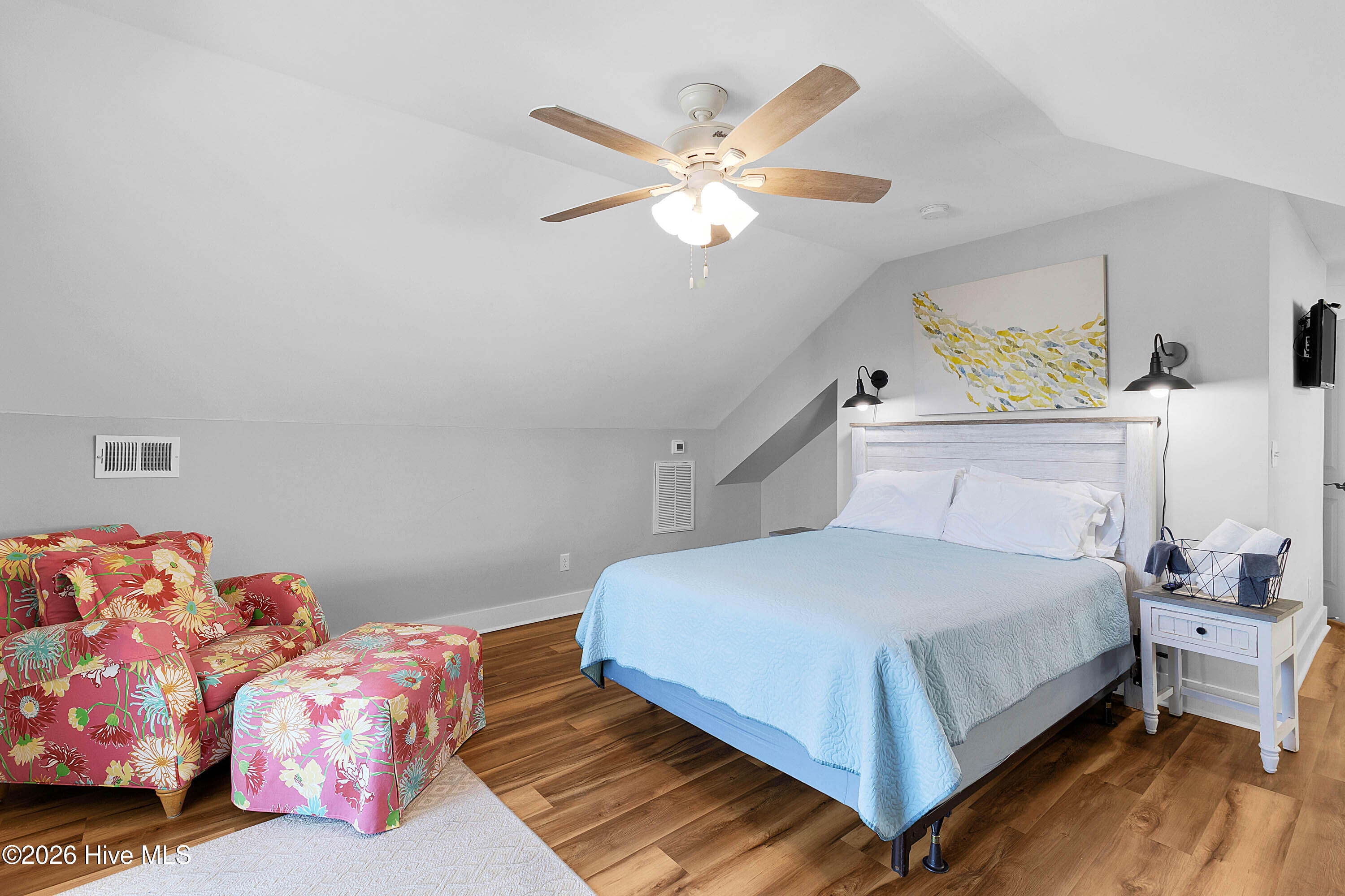 100550780 | Photo 53