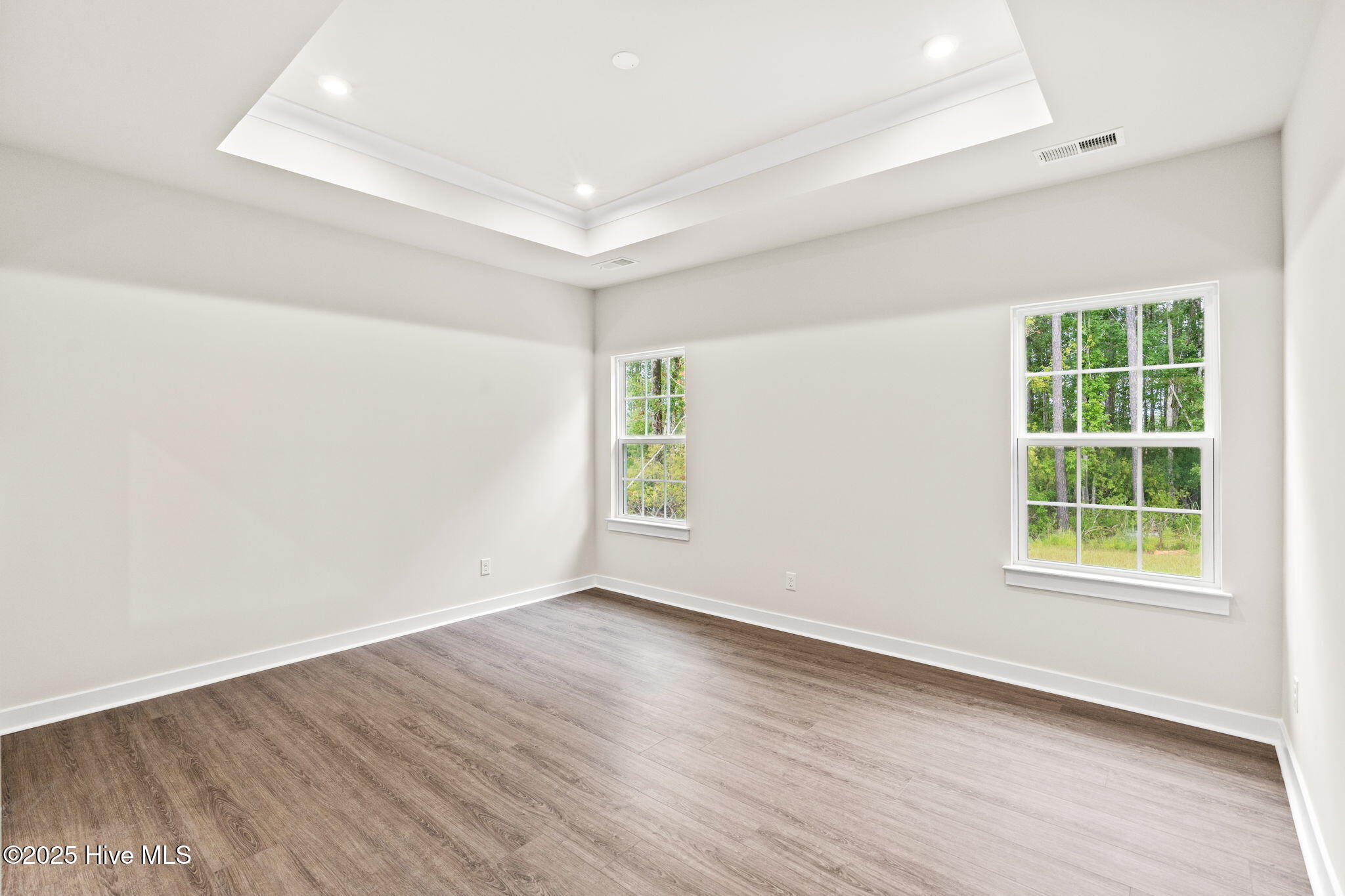 100558367 | Photo 10