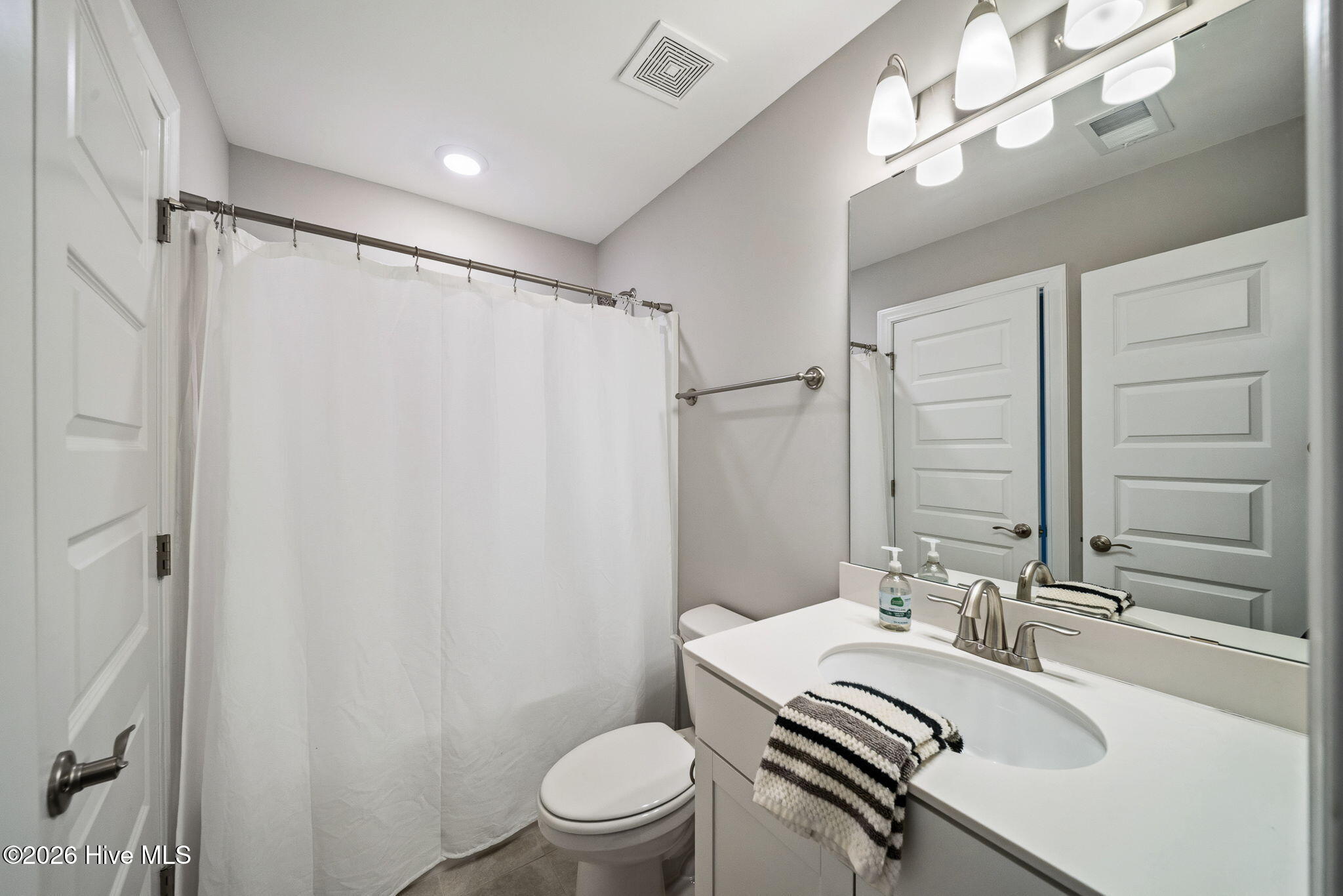 100563185 | Photo 37