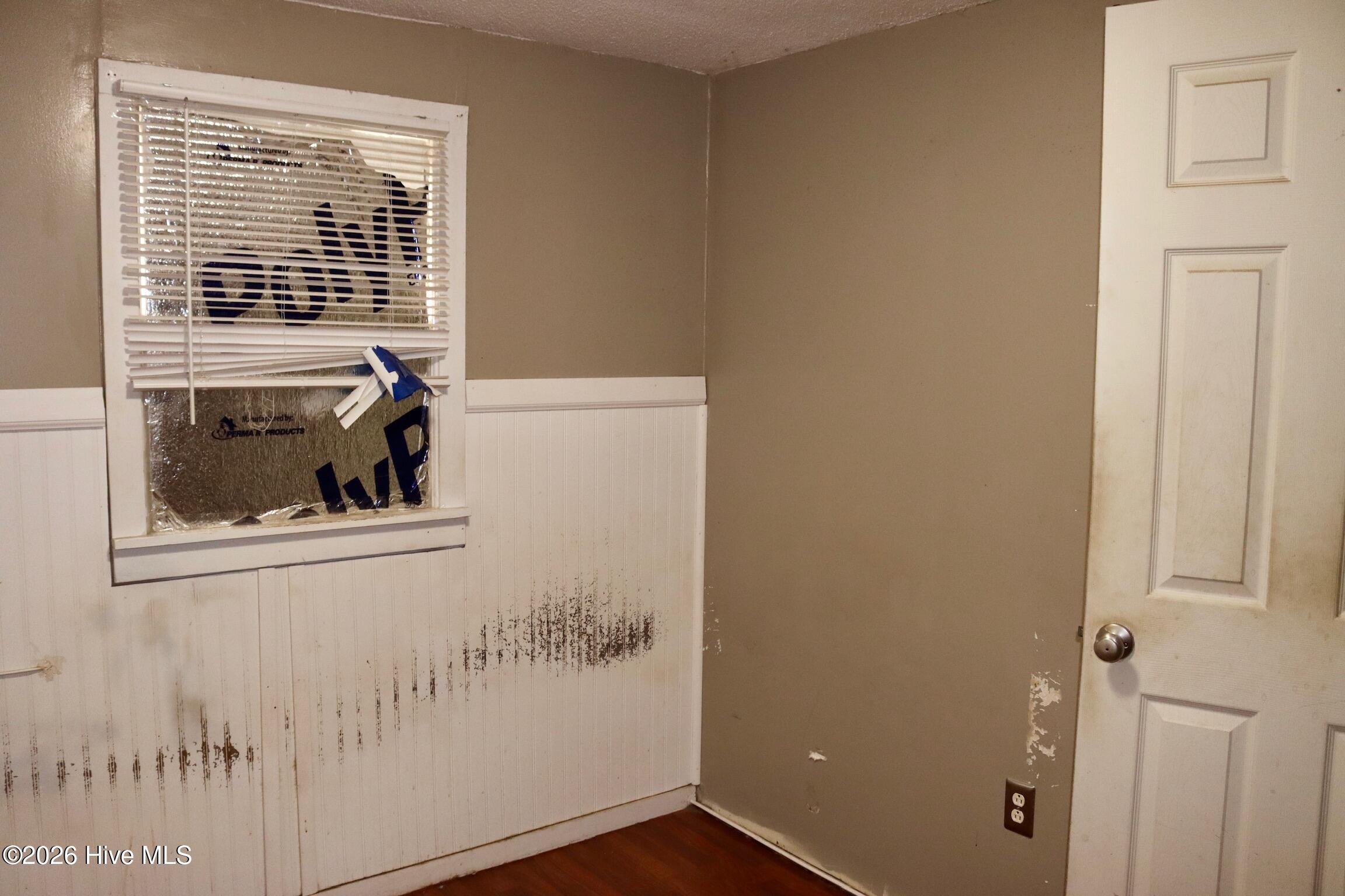 100547933 | Photo 32