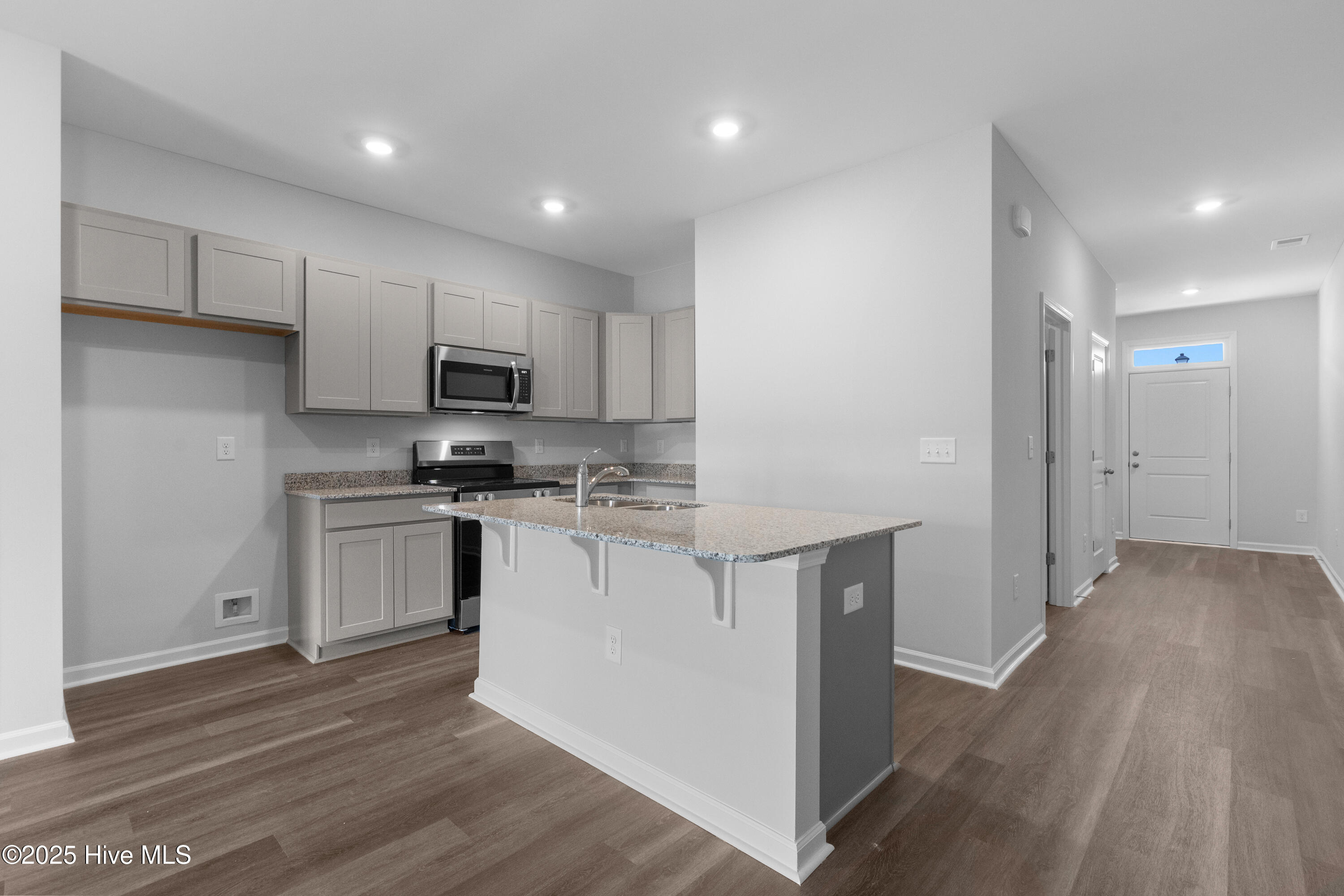 100510823 | Photo 13