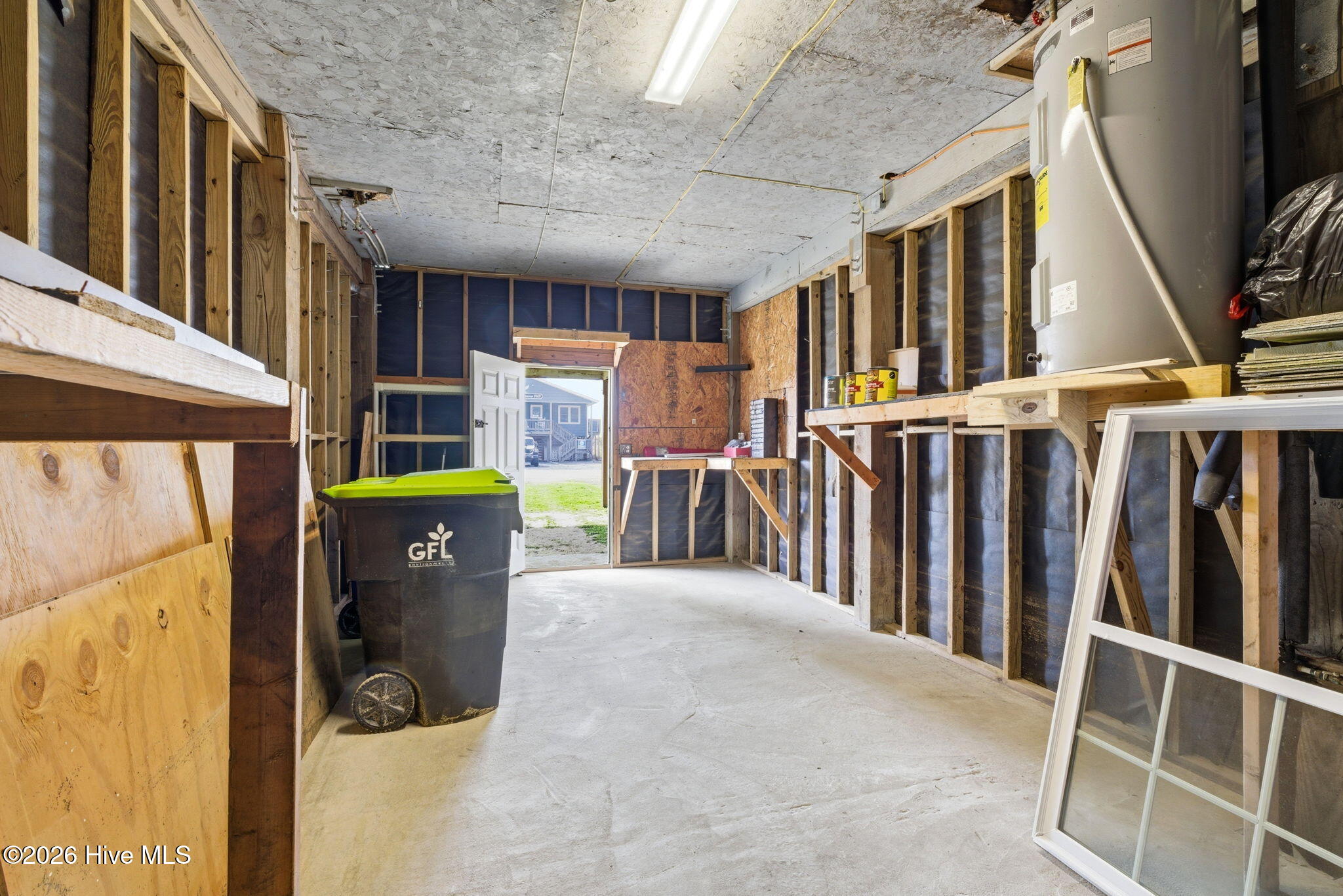 100557870 | Photo 42