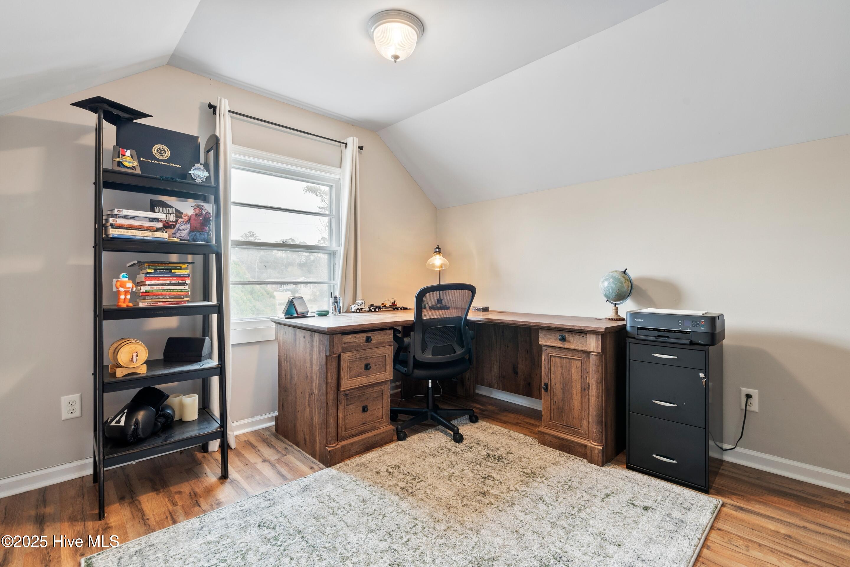 100546242 | Photo 26