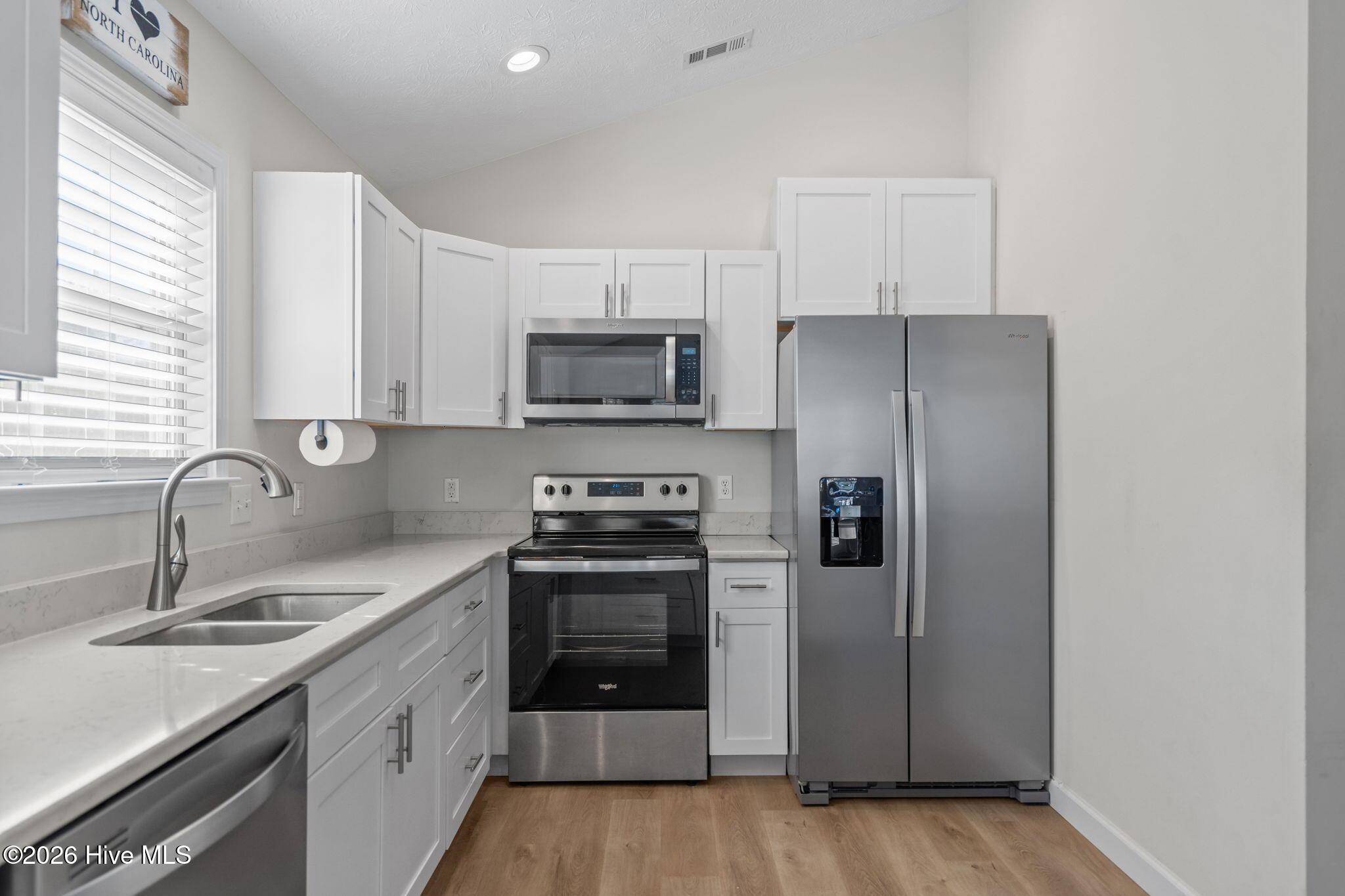 100555600 | Photo 40