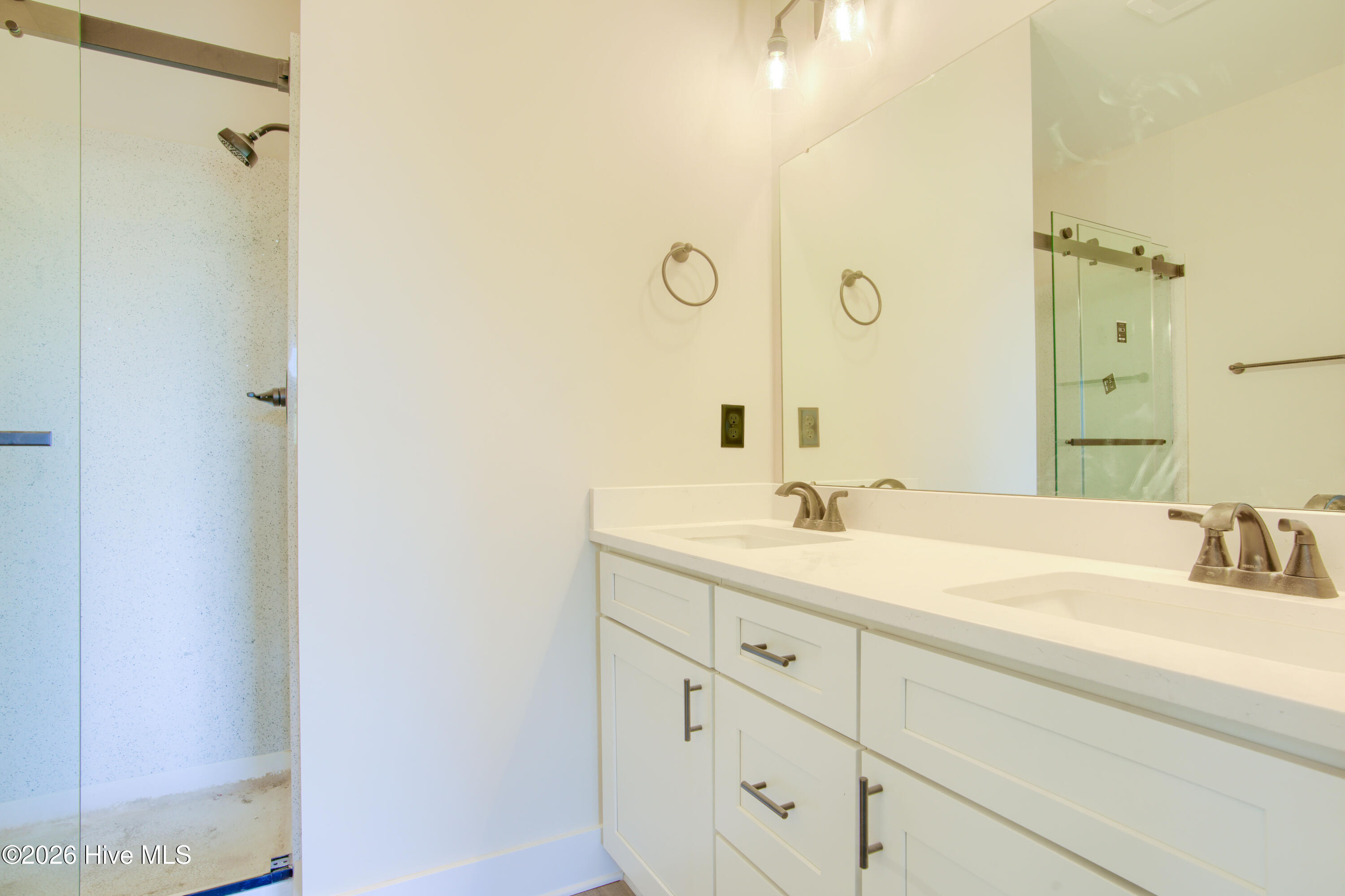 100552257 | Photo 19