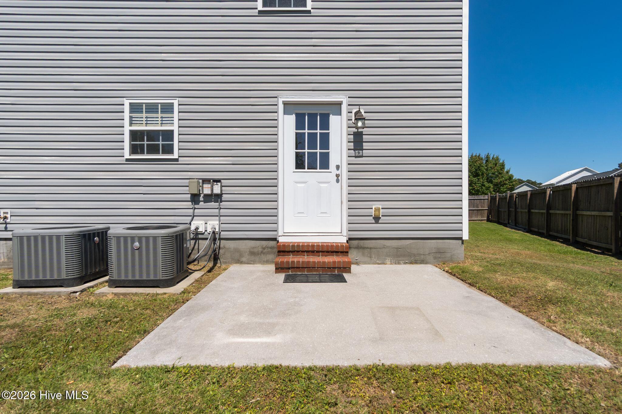 100569961 | Photo 37