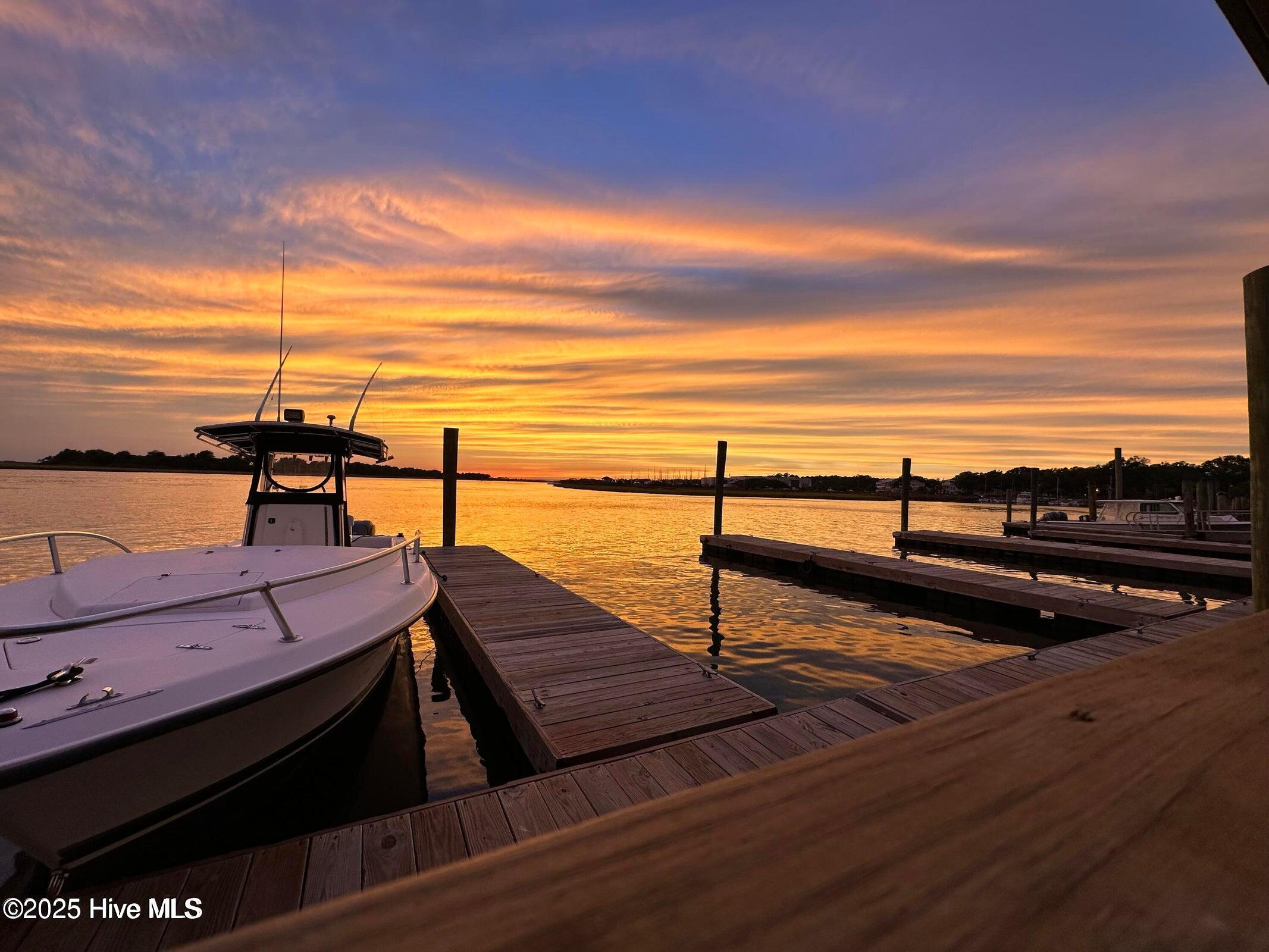 100517938 | Photo 43