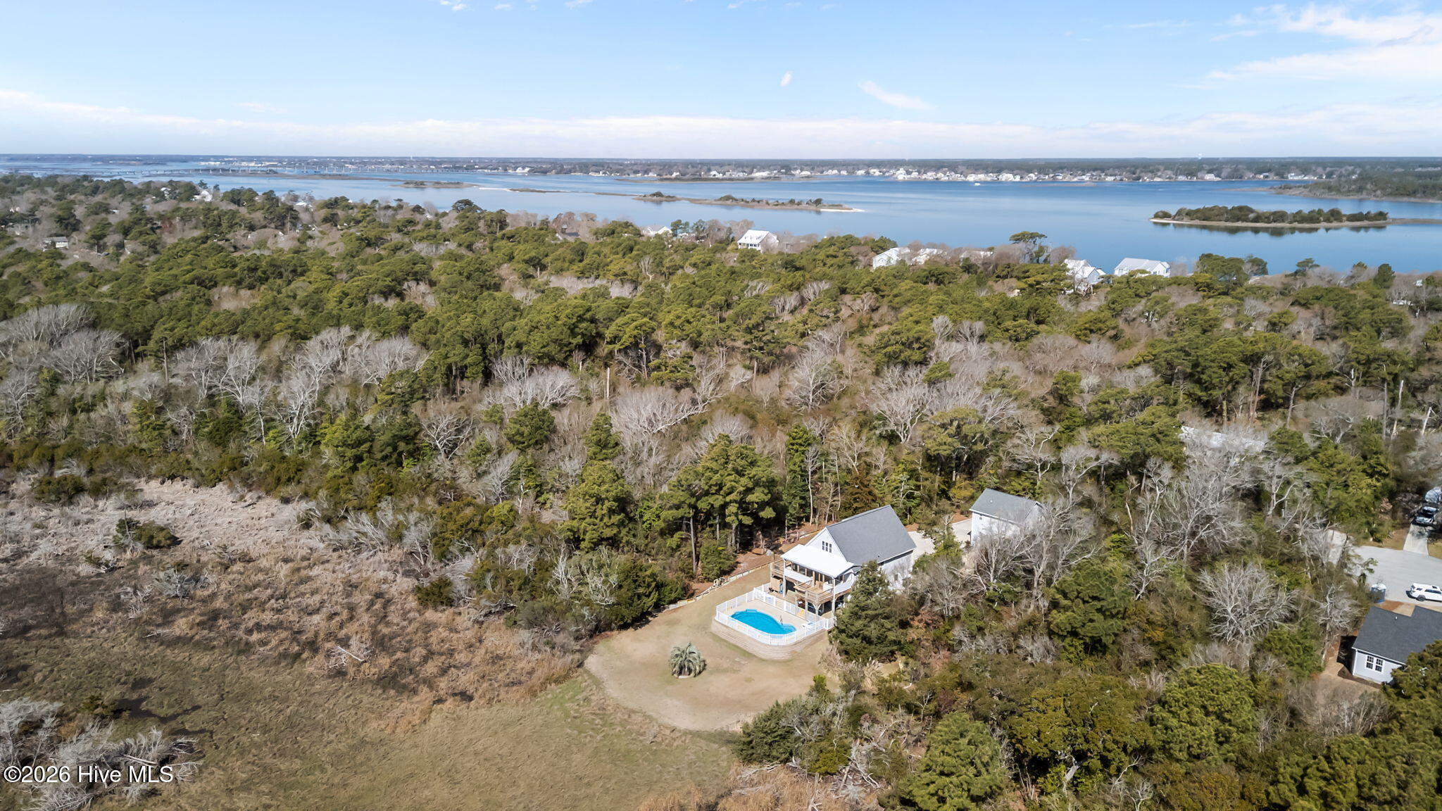 100561792 | Photo 40